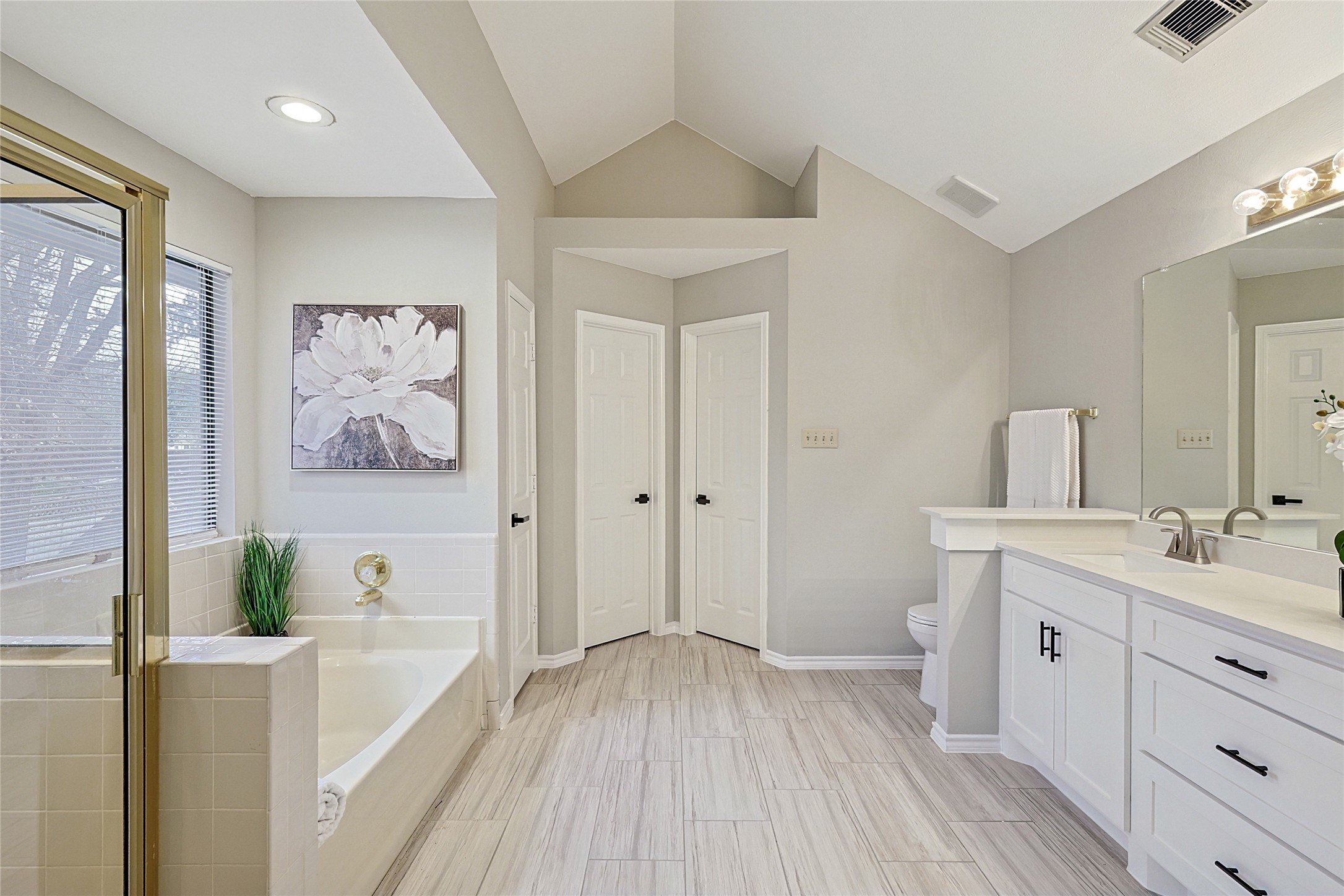 4502 Amesbury Circle