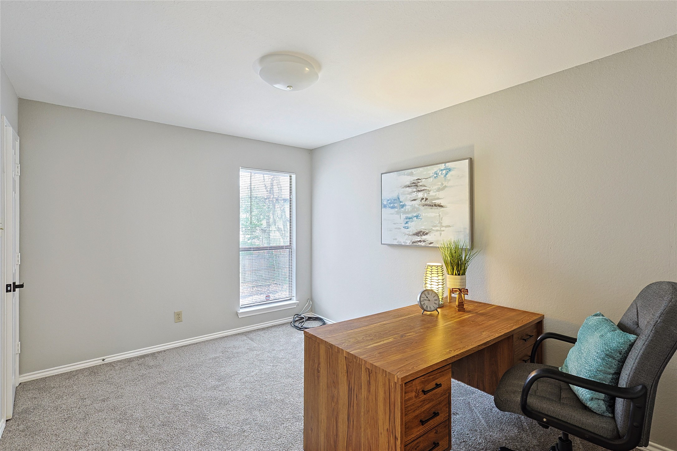 4502 Amesbury Circle