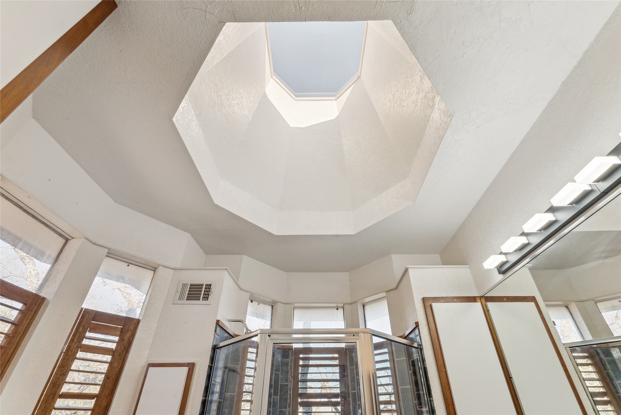 1412 Apache Court