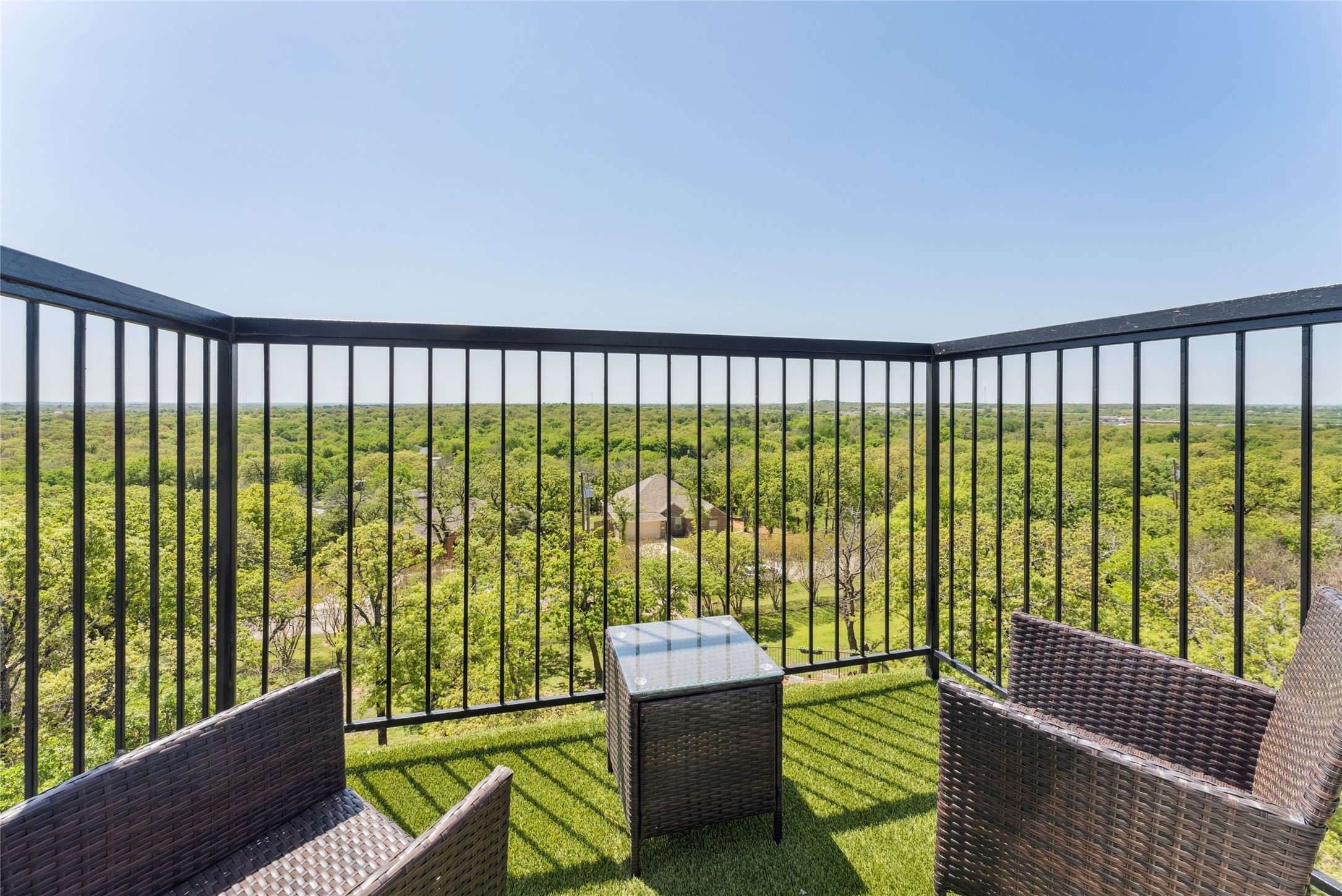 1412 Apache Court