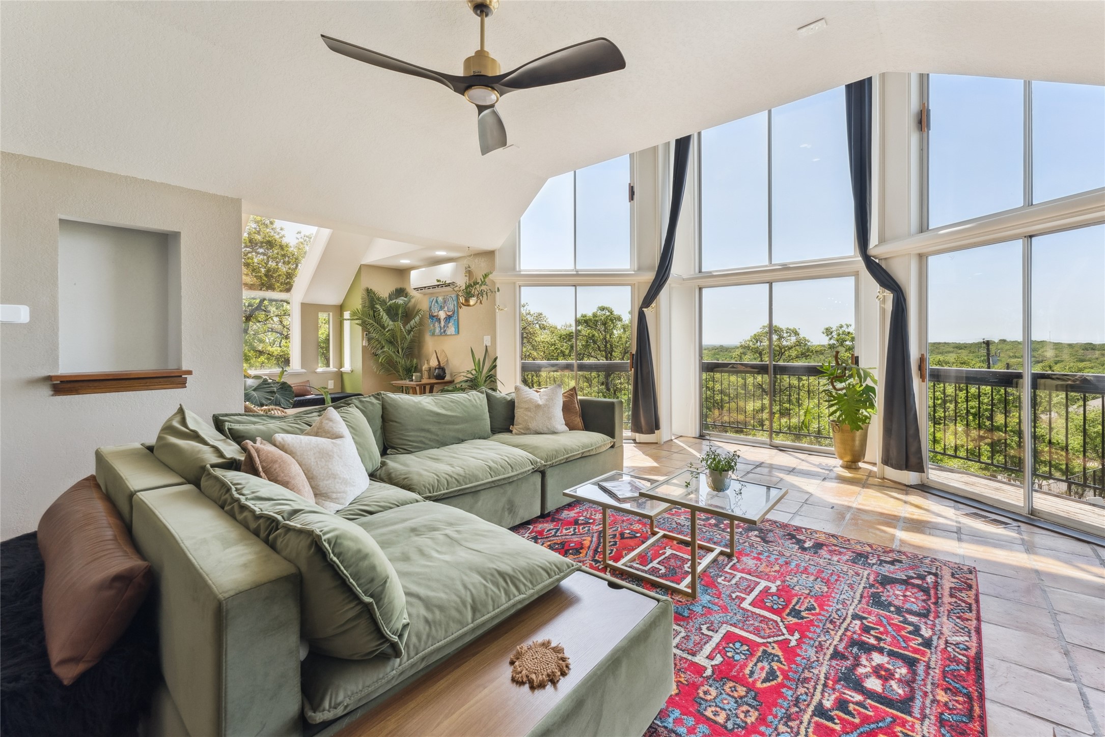 1412 Apache Court