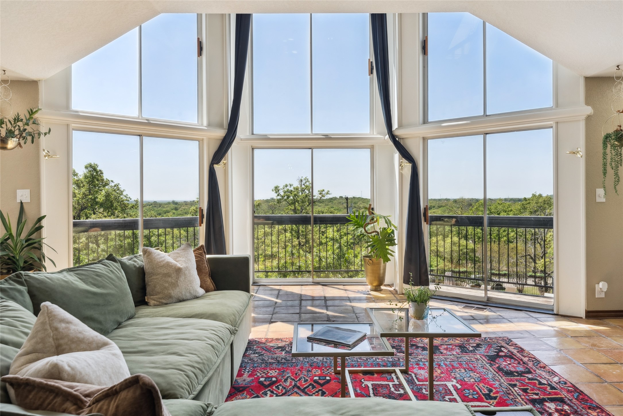 1412 Apache Court