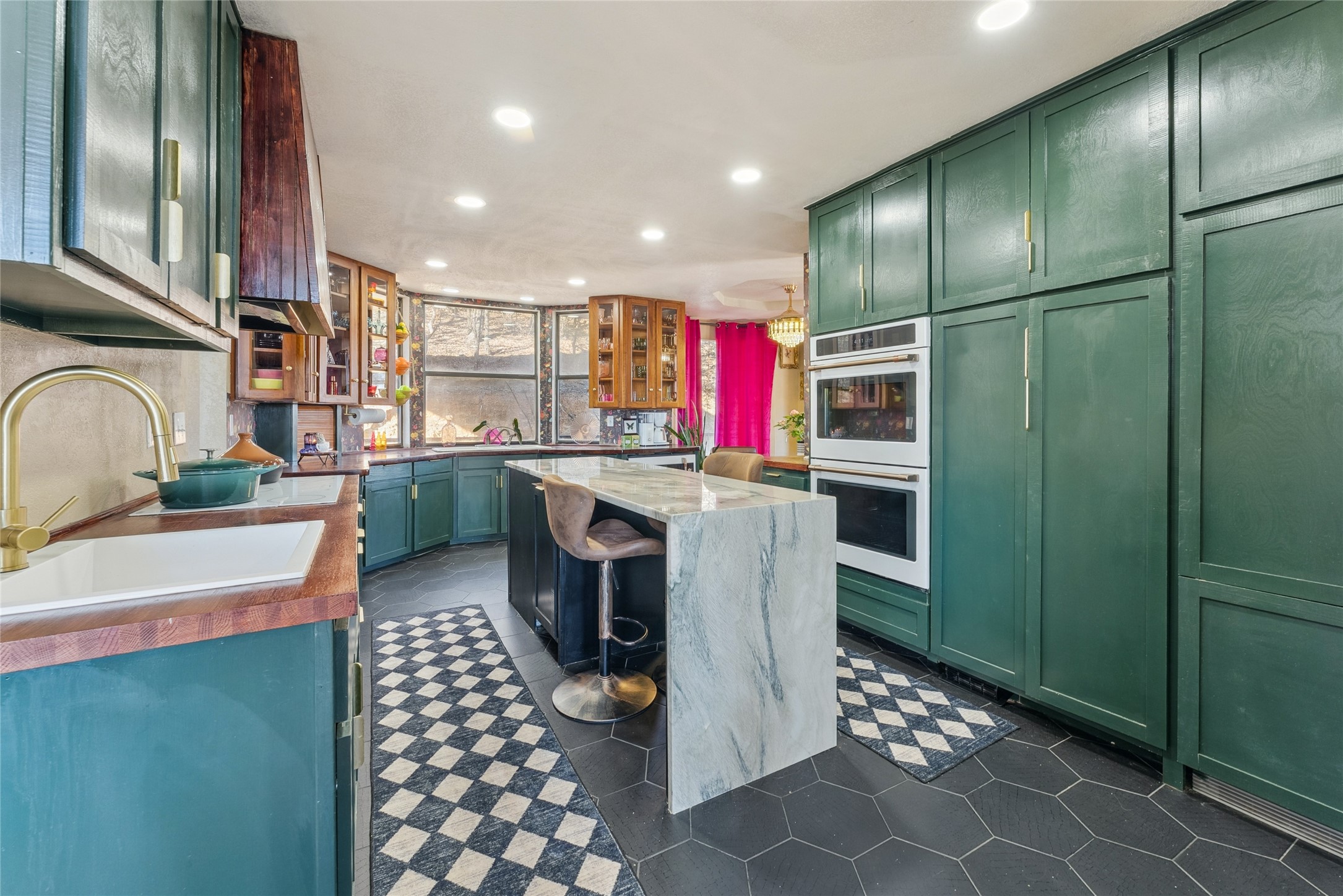 1412 Apache Court