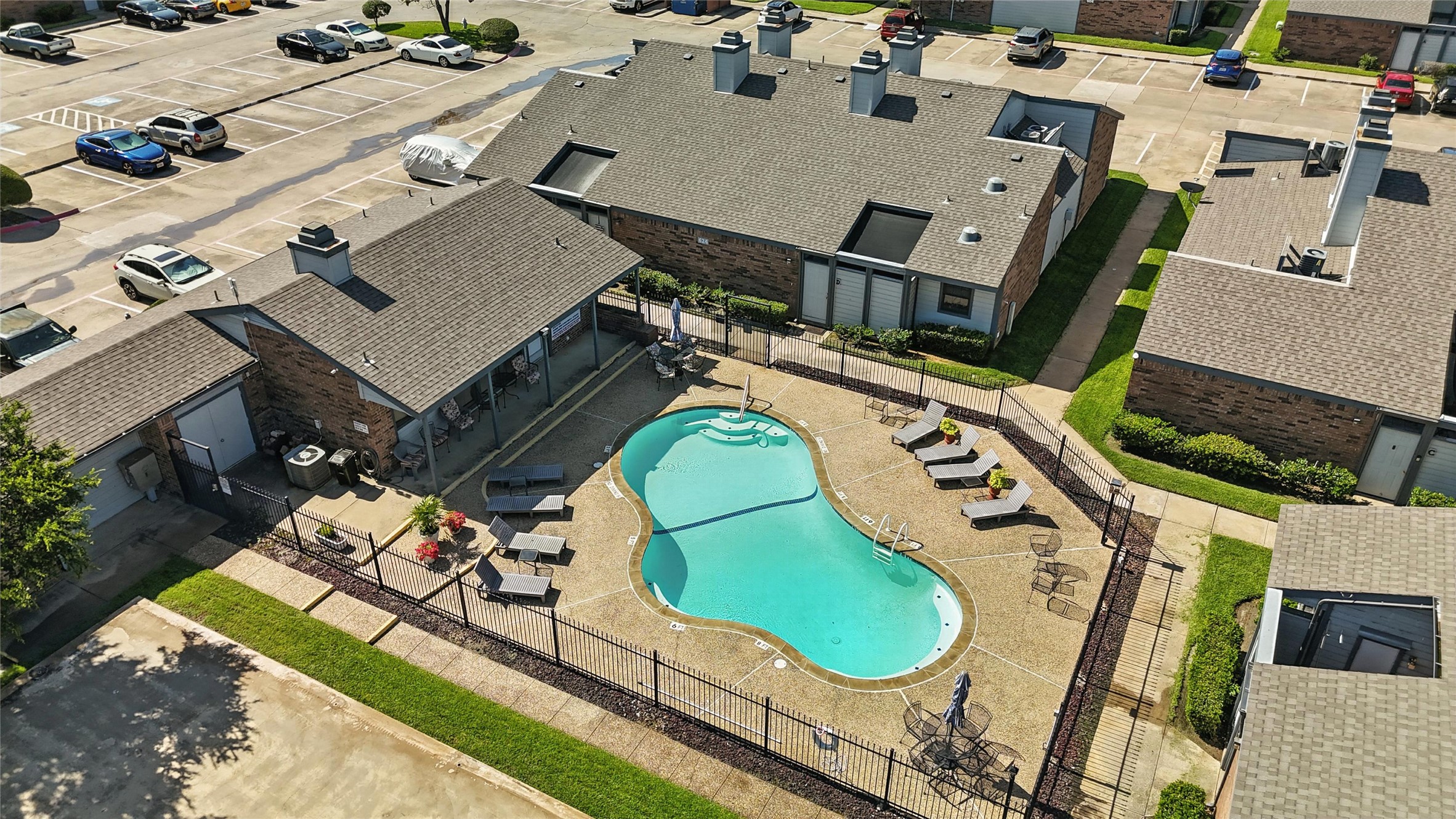 606 Bellaire Drive B