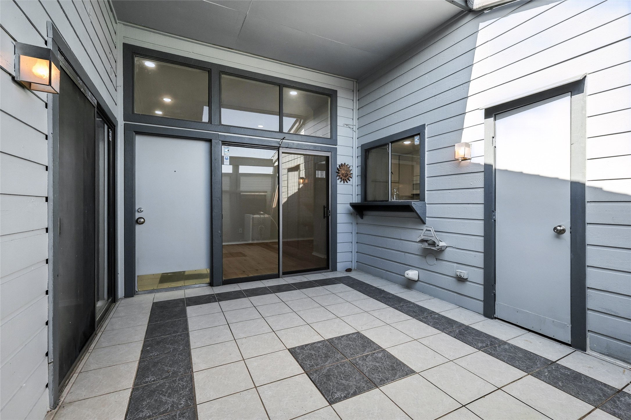 606 Bellaire Drive B