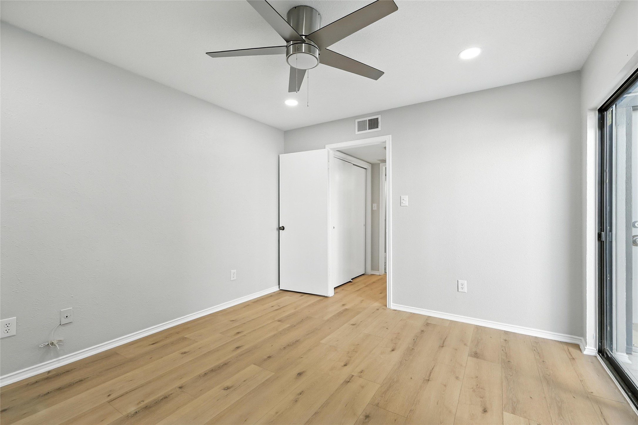 606 Bellaire Drive B