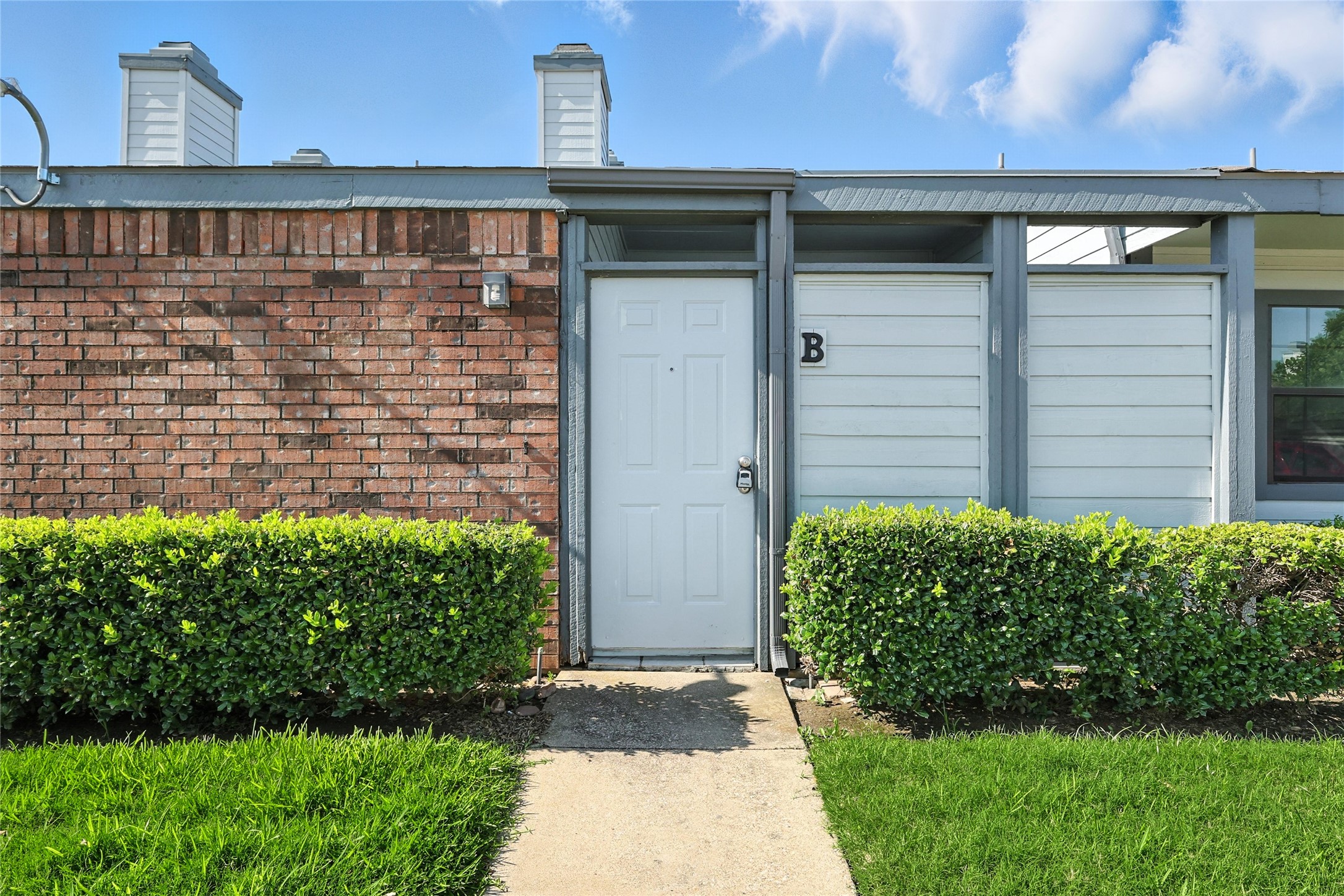 606 Bellaire Drive B