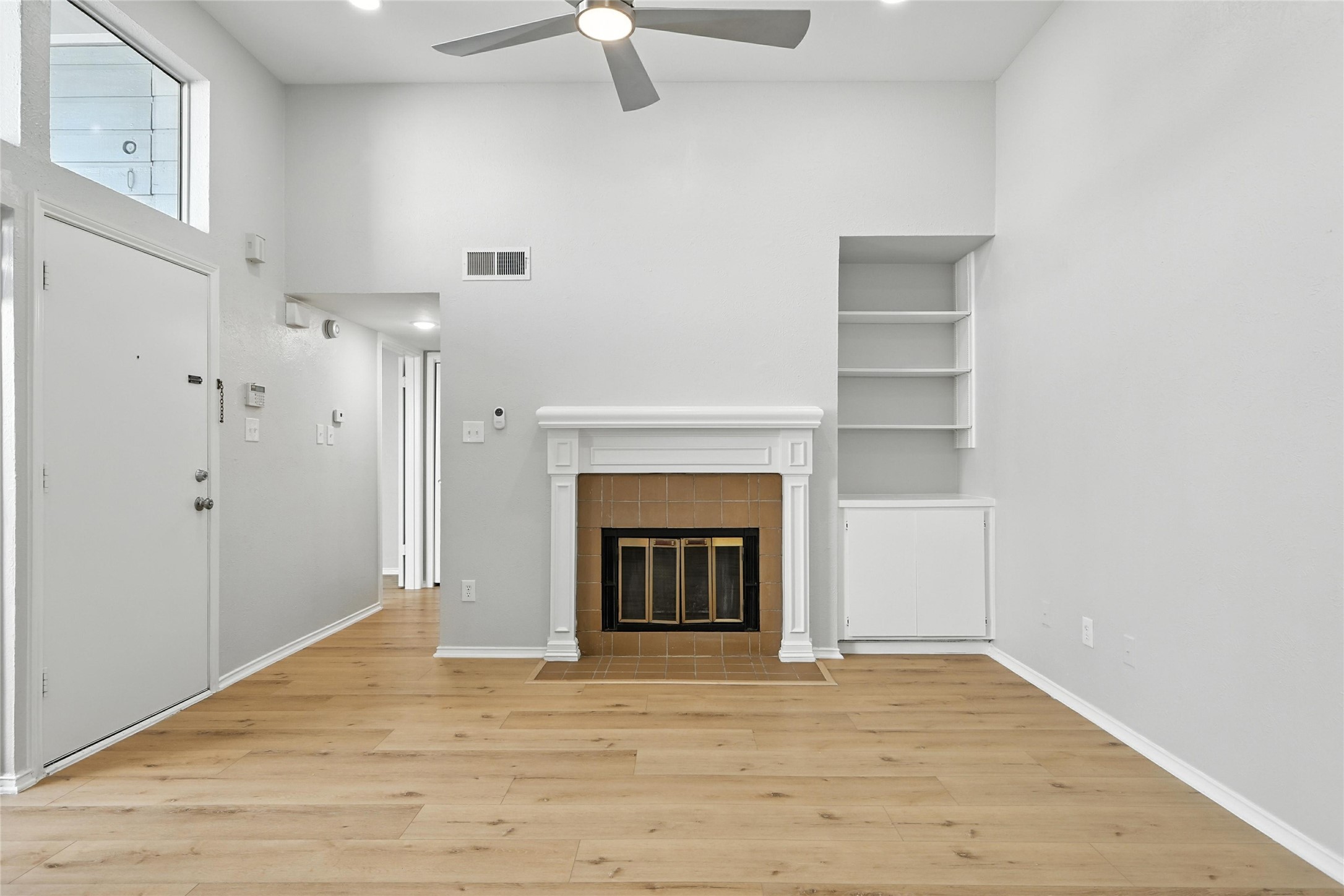 606 Bellaire Drive B
