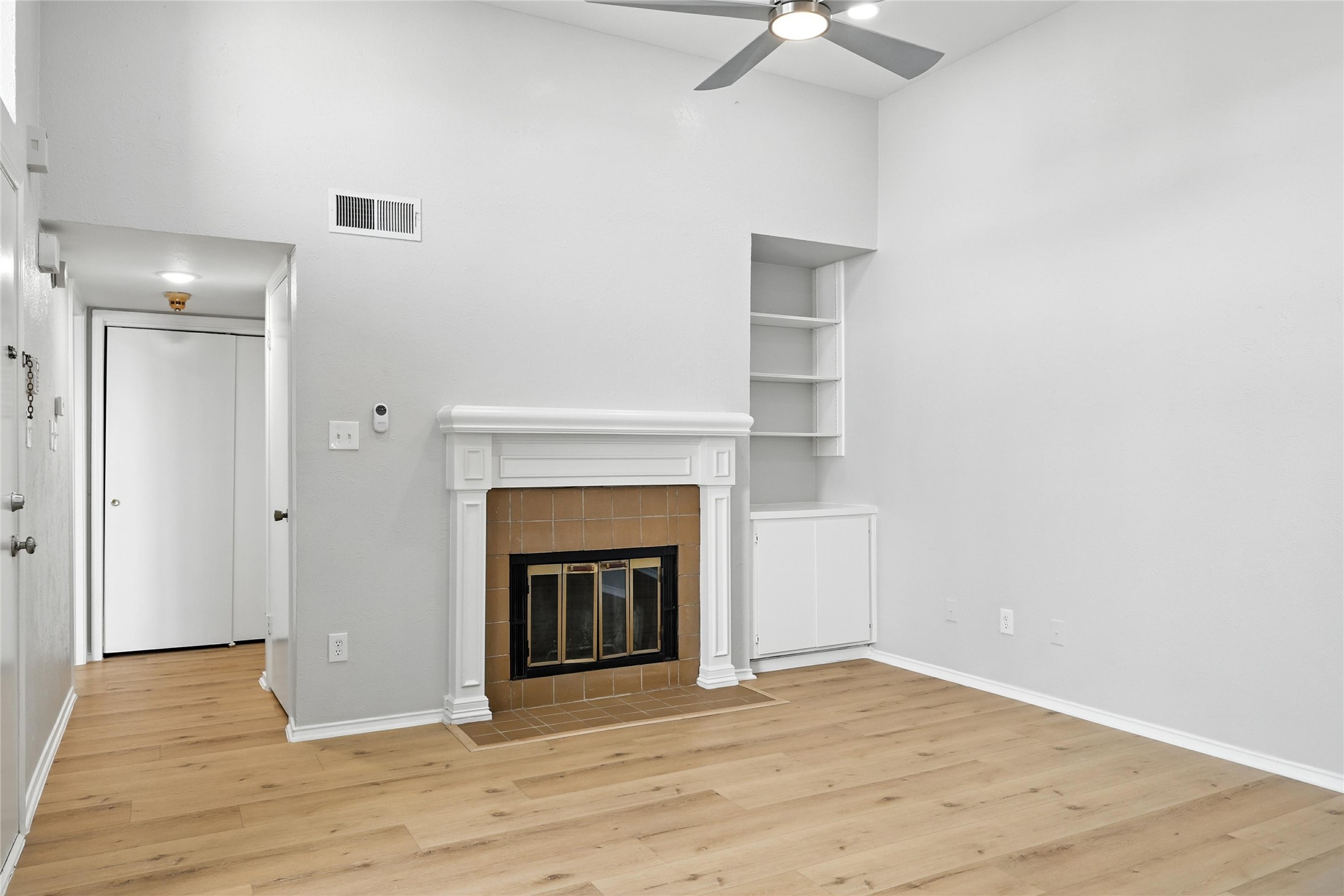 606 Bellaire Drive B