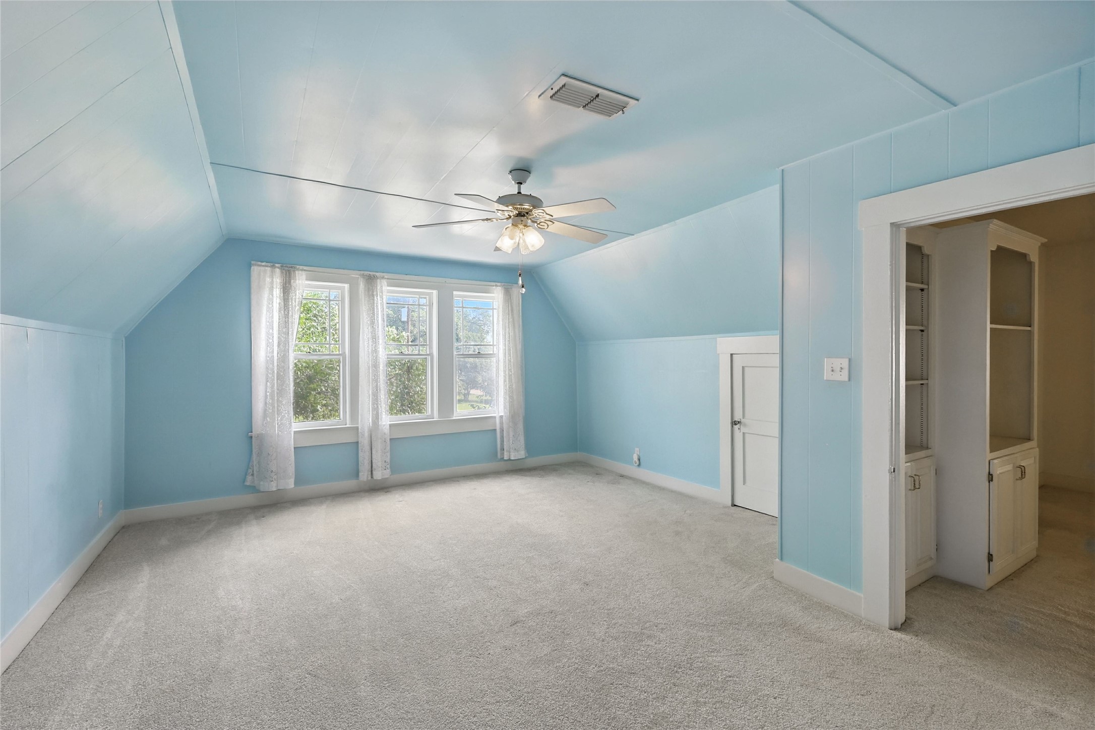 300 E 14th Street