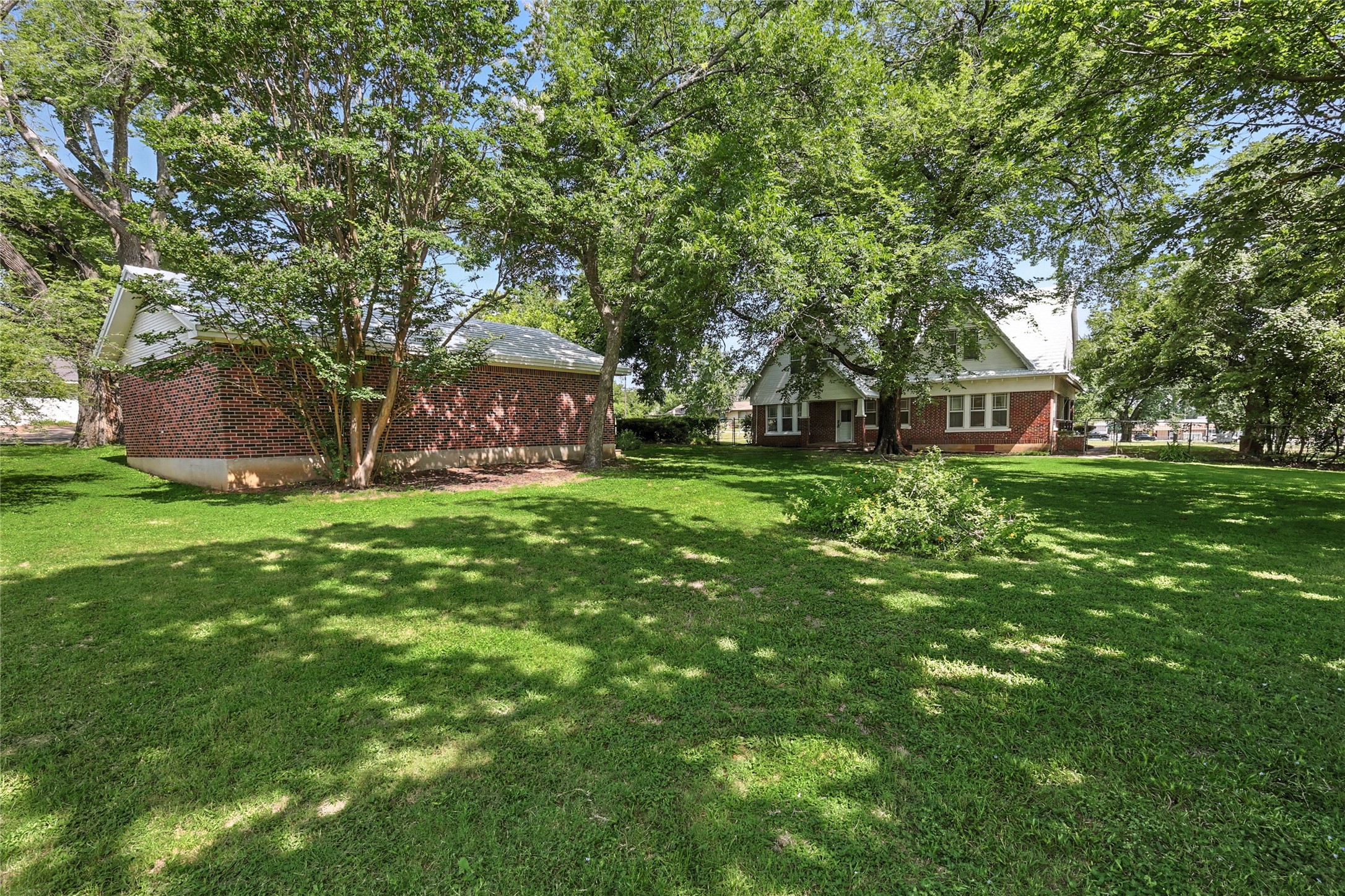 300 E 14th Street