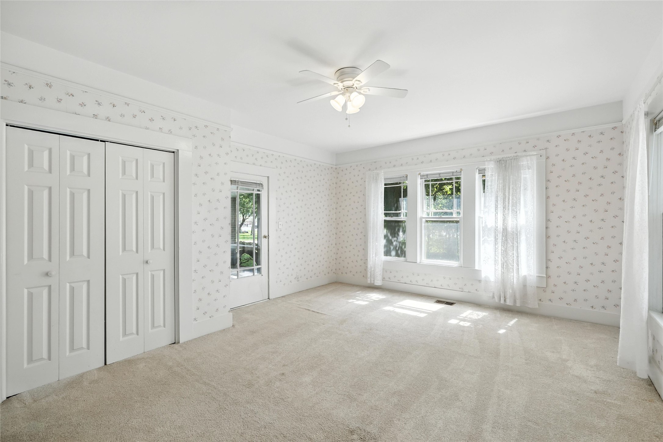300 E 14th Street