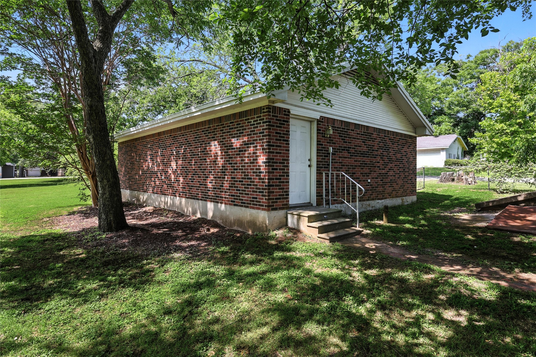 300 E 14th Street