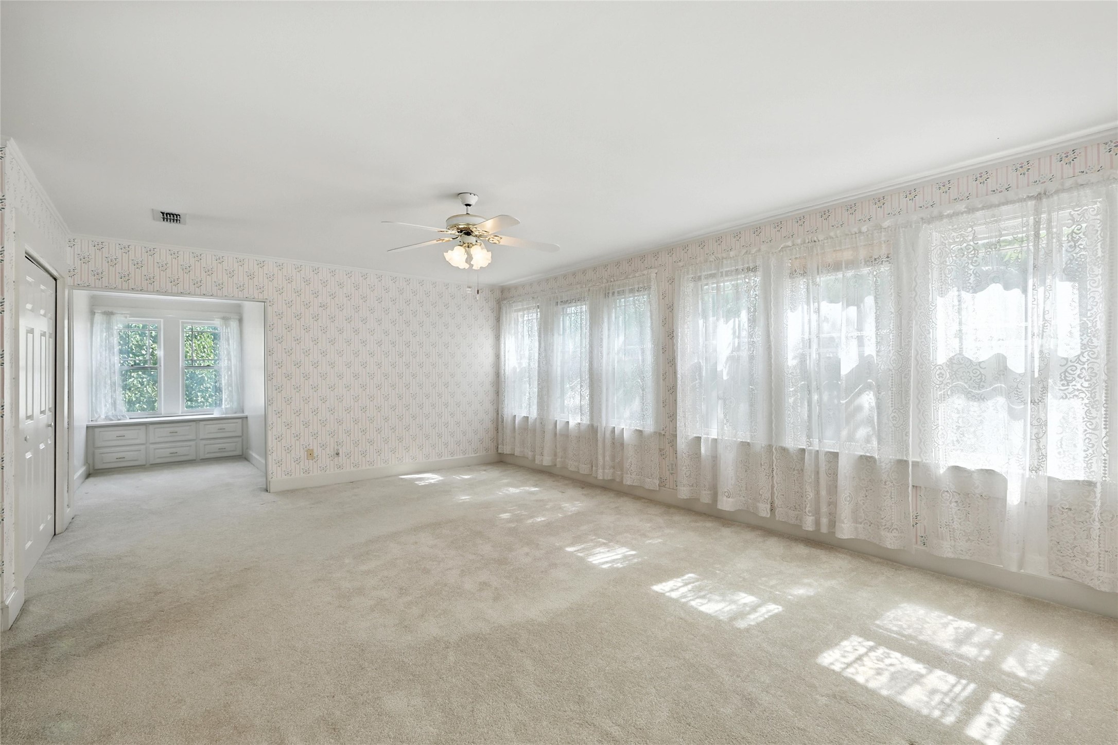 300 E 14th Street