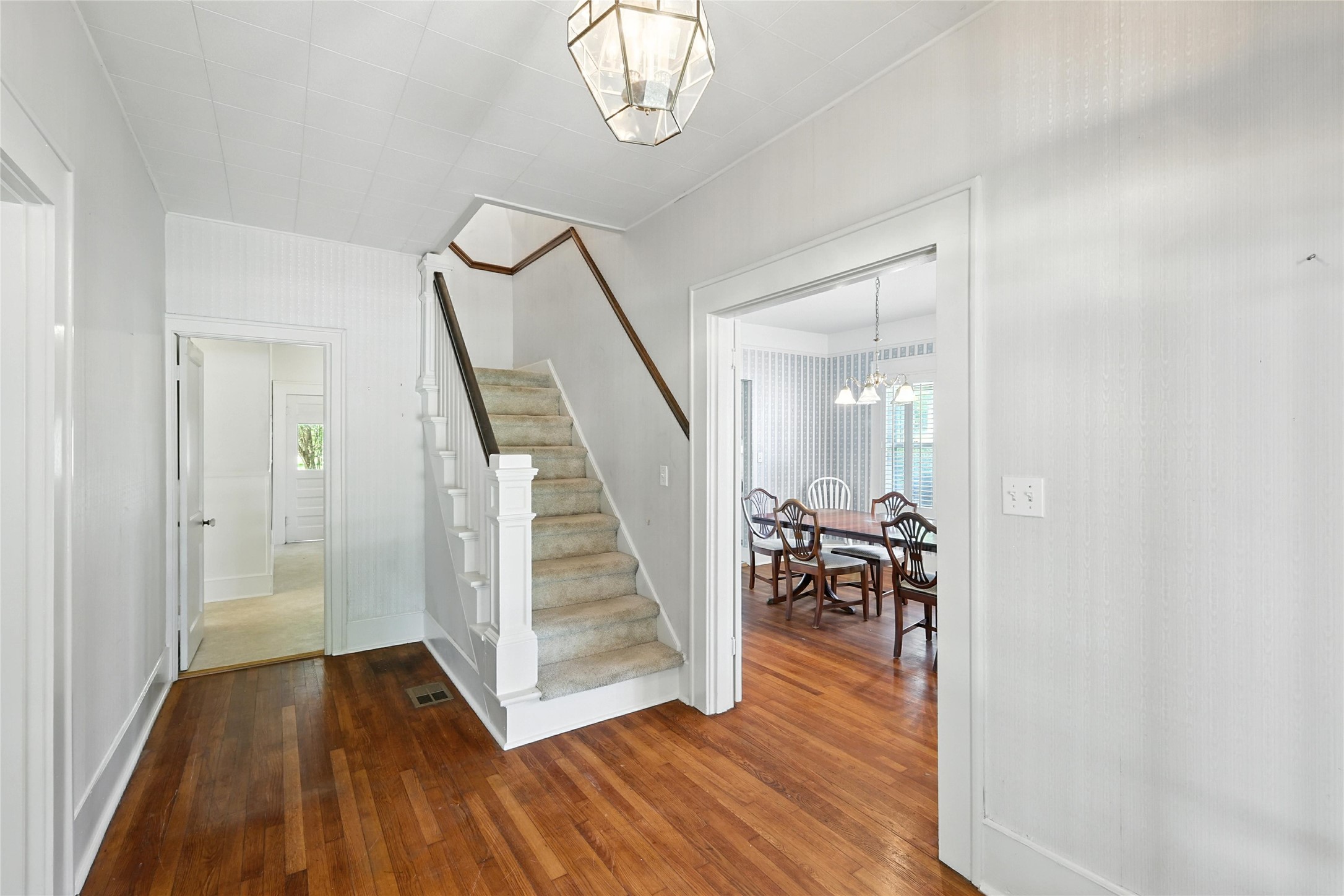 300 E 14th Street