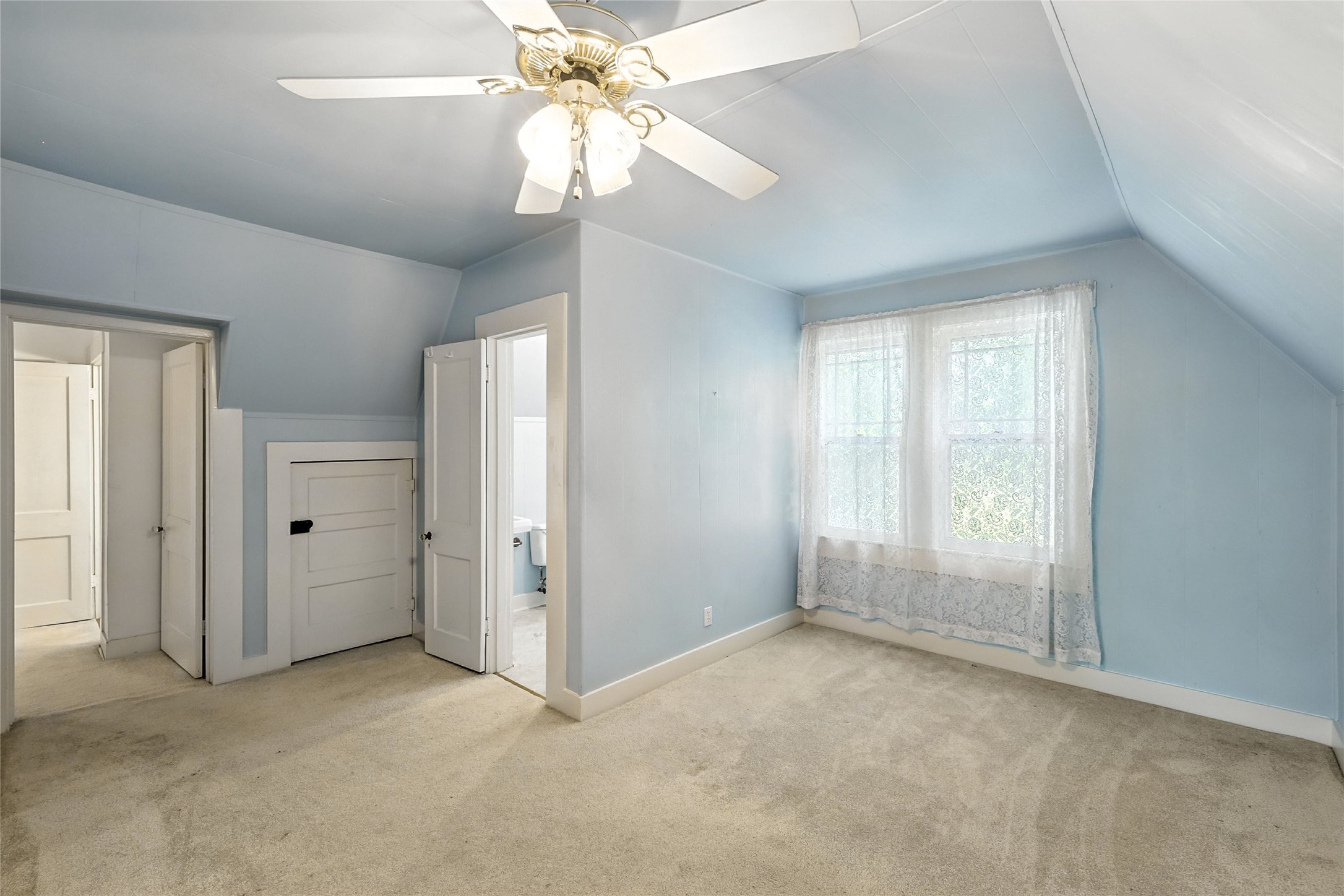 300 E 14th Street
