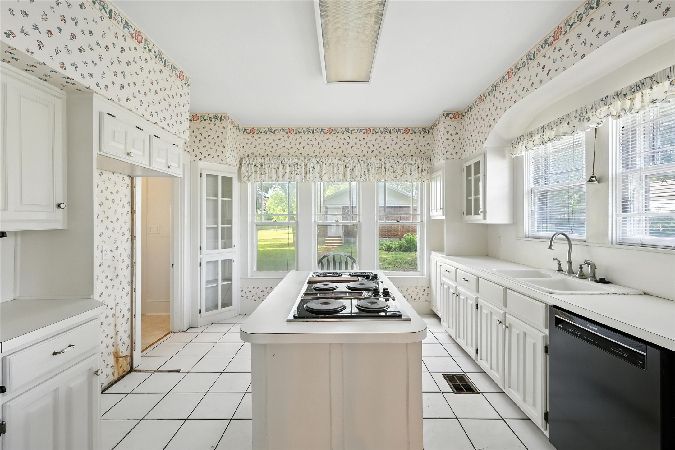300 E 14th Street