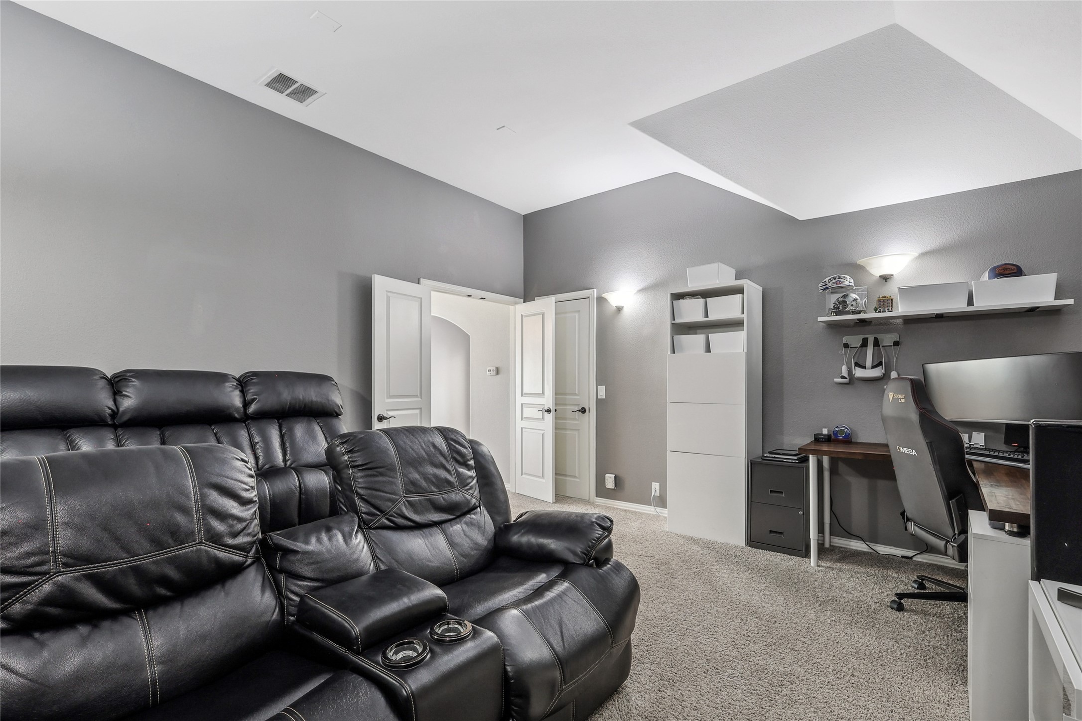 9413 Lakeway Drive