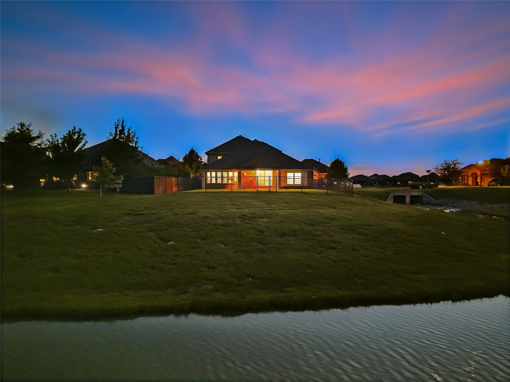 9413 Lakeway Drive