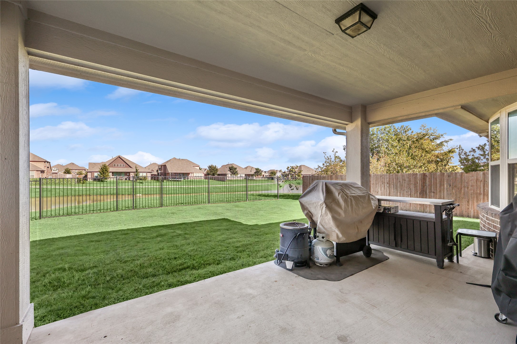 9413 Lakeway Drive