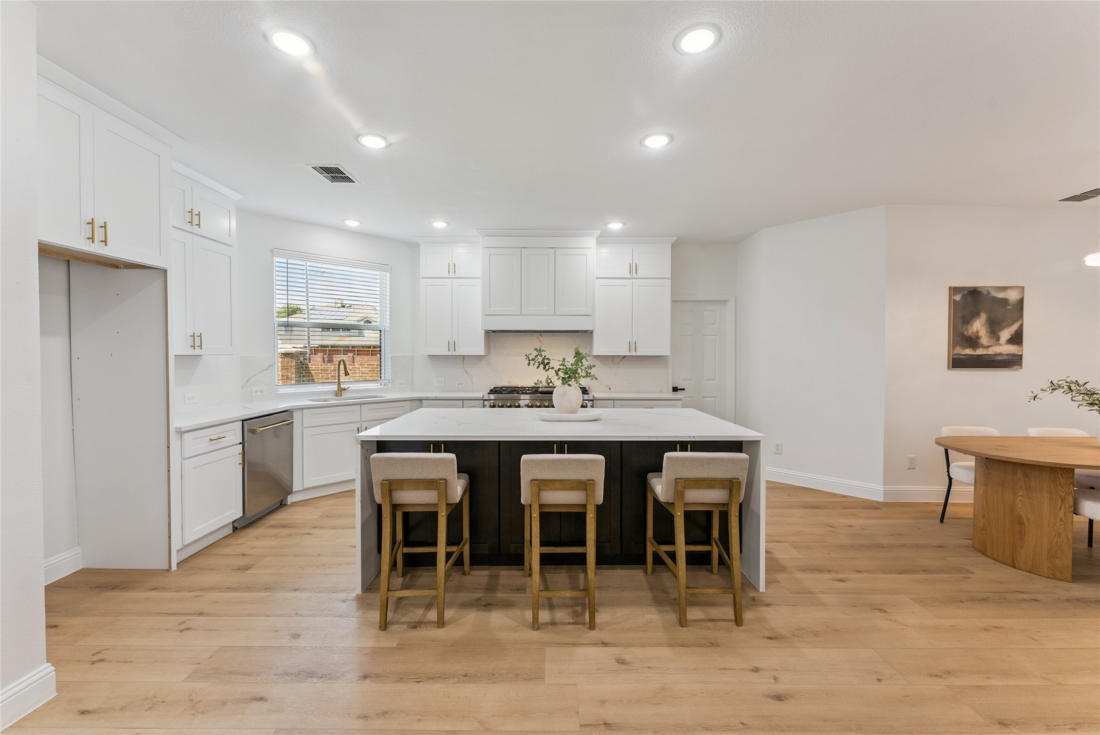 7912 La Guardia Drive