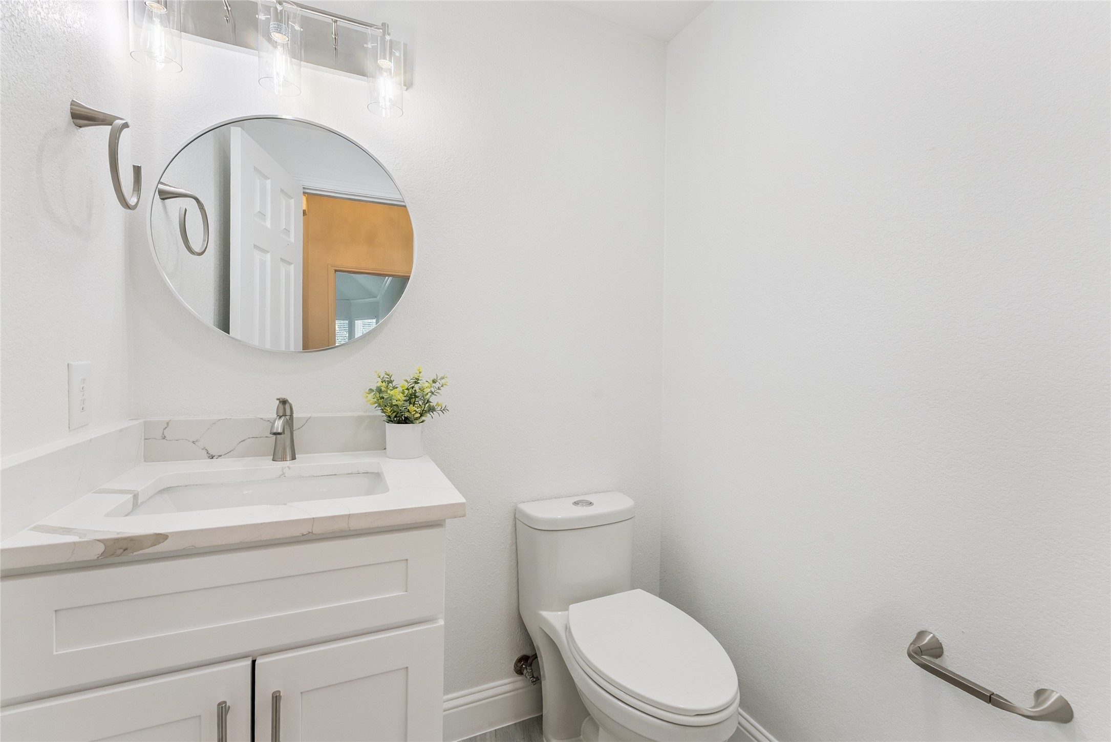 7912 La Guardia Drive