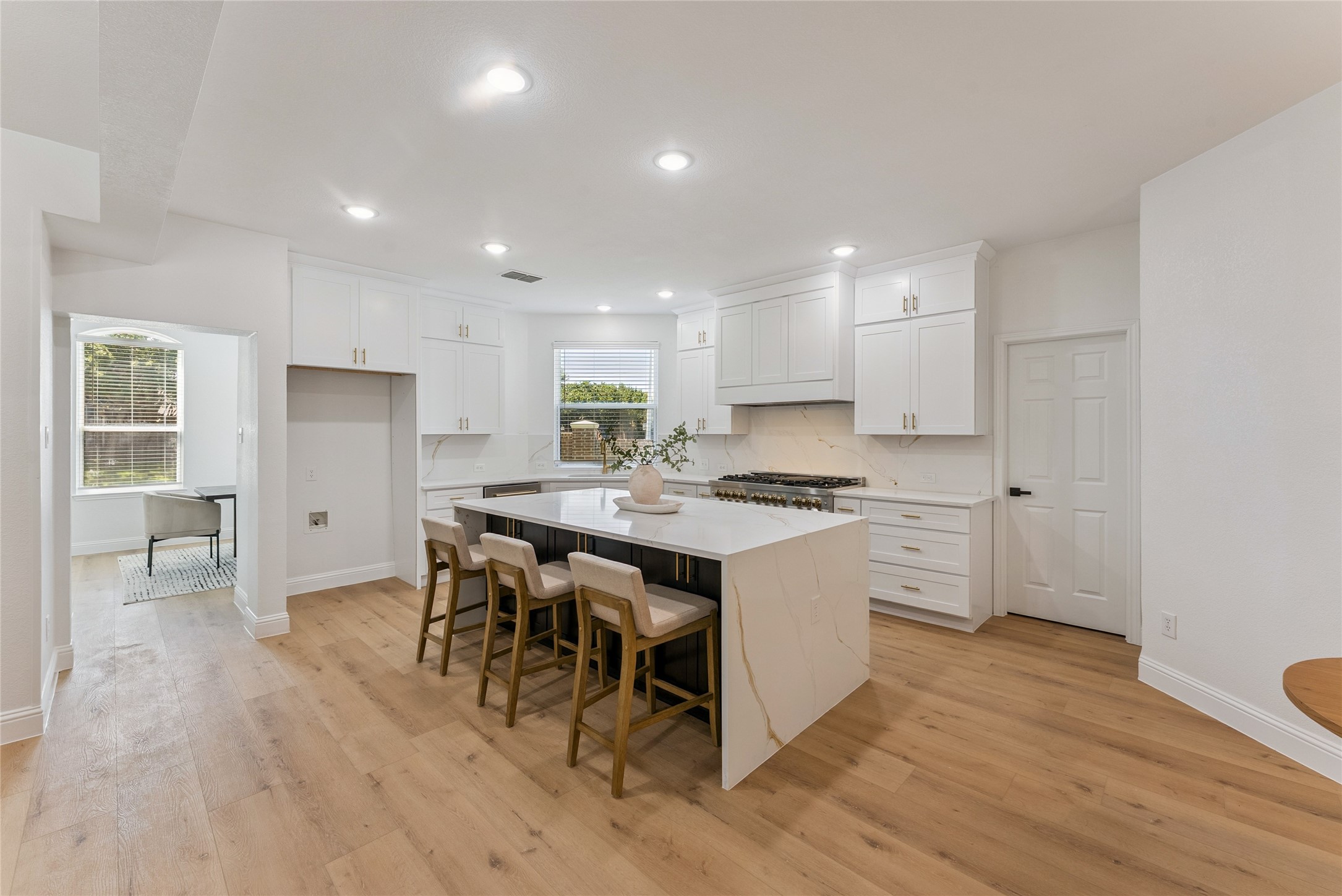 7912 La Guardia Drive