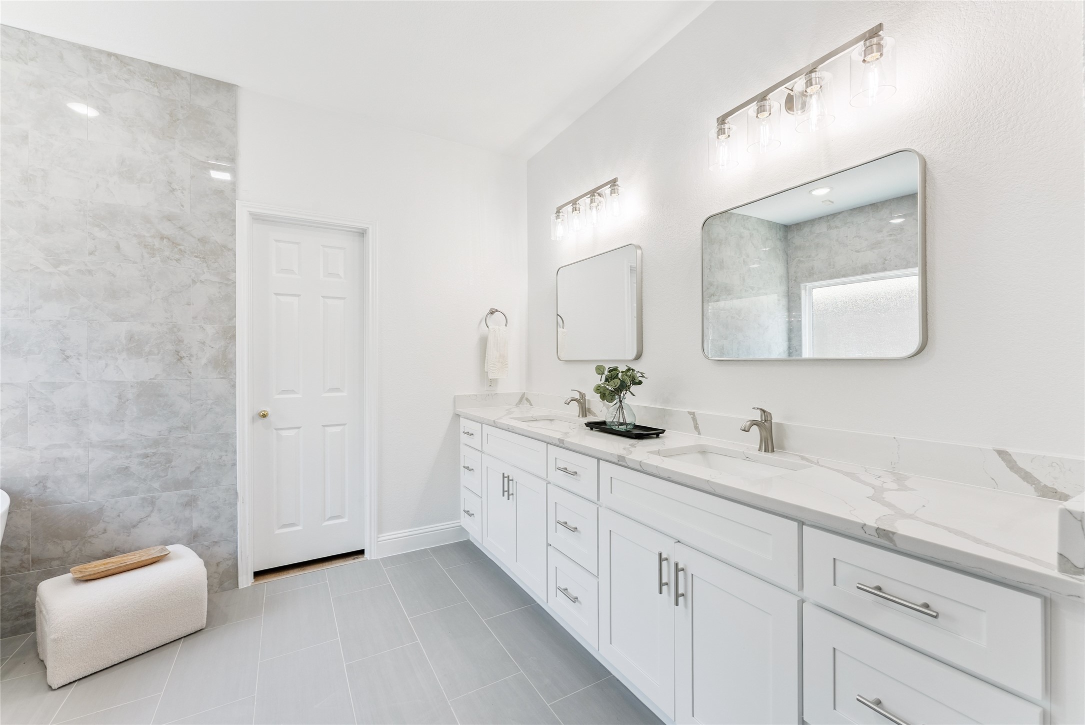 7912 La Guardia Drive