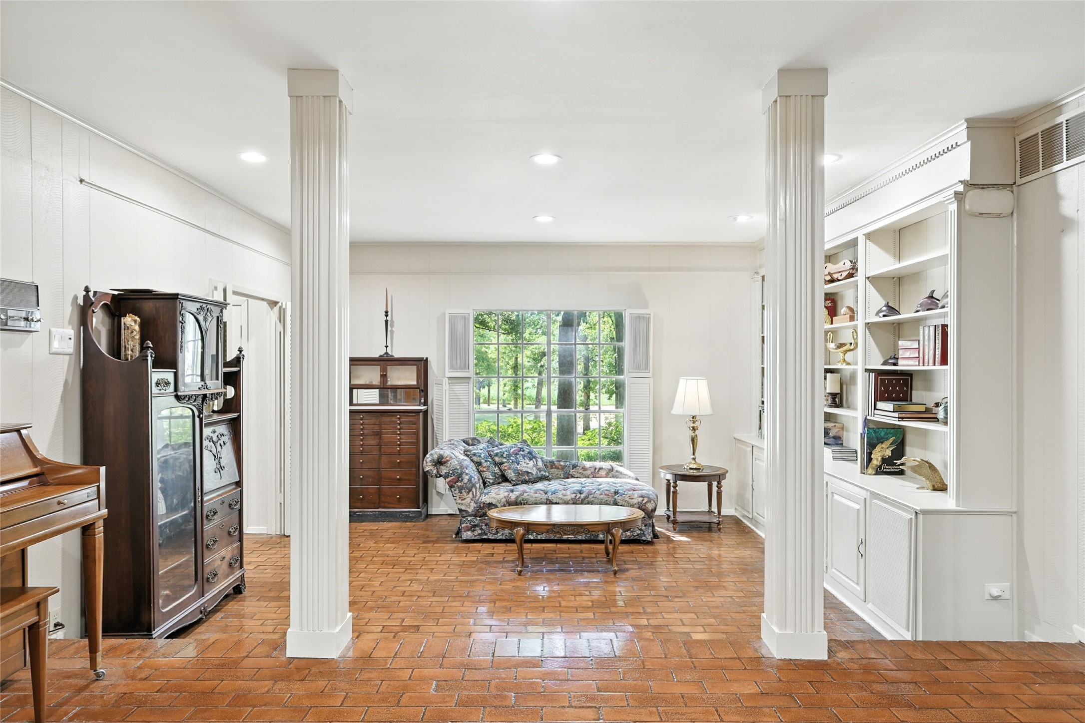 4165 Shady Valley Drive