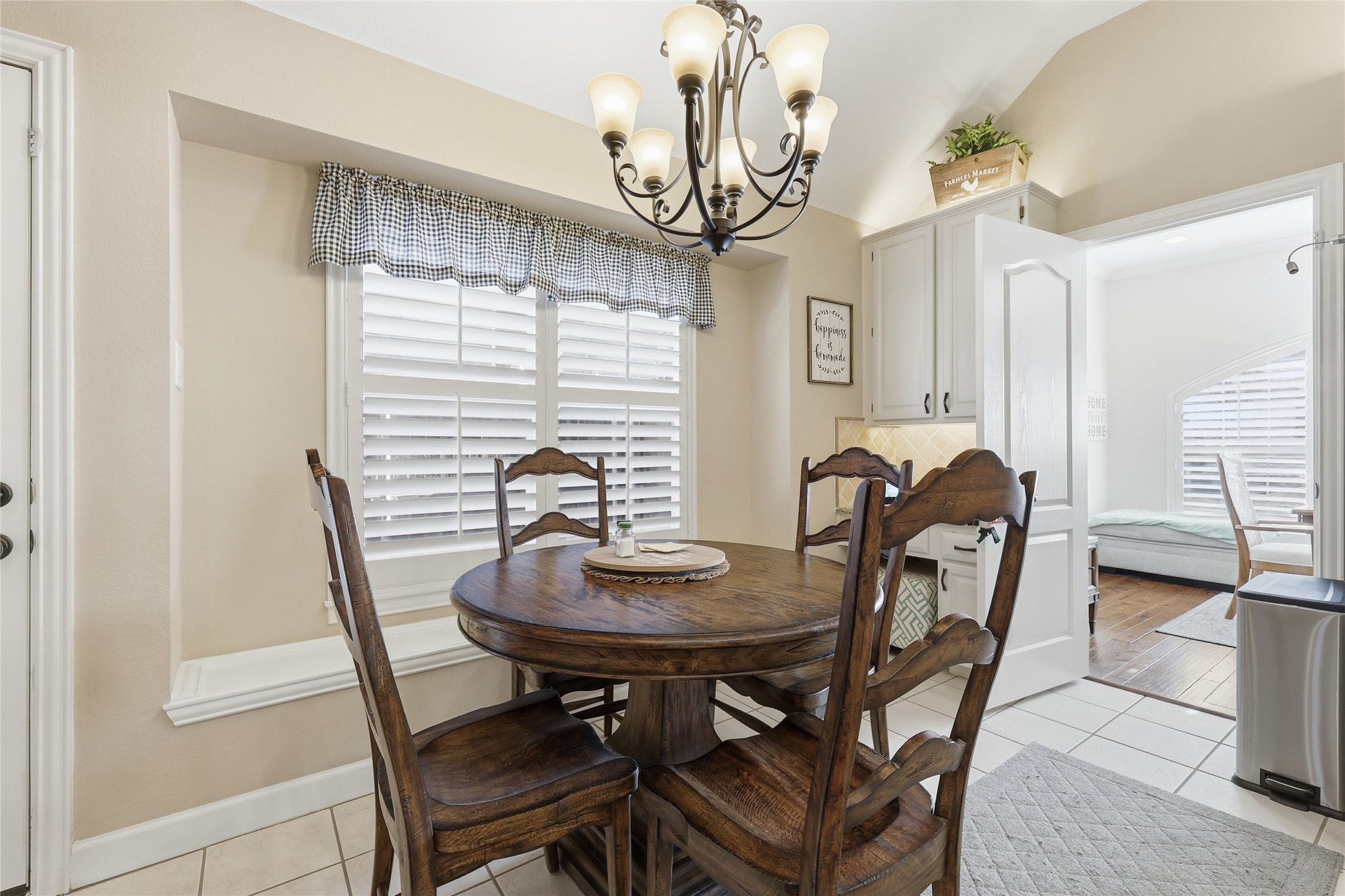 2203 Knoll Ridge Drive