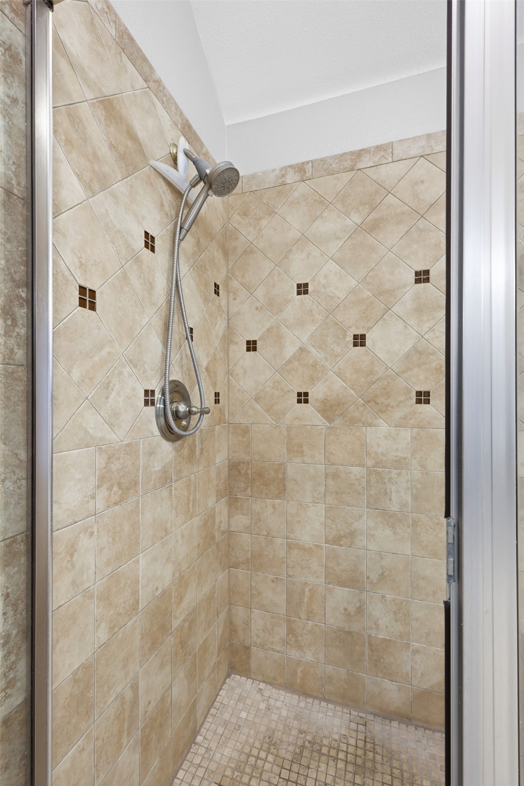 2203 Knoll Ridge Drive