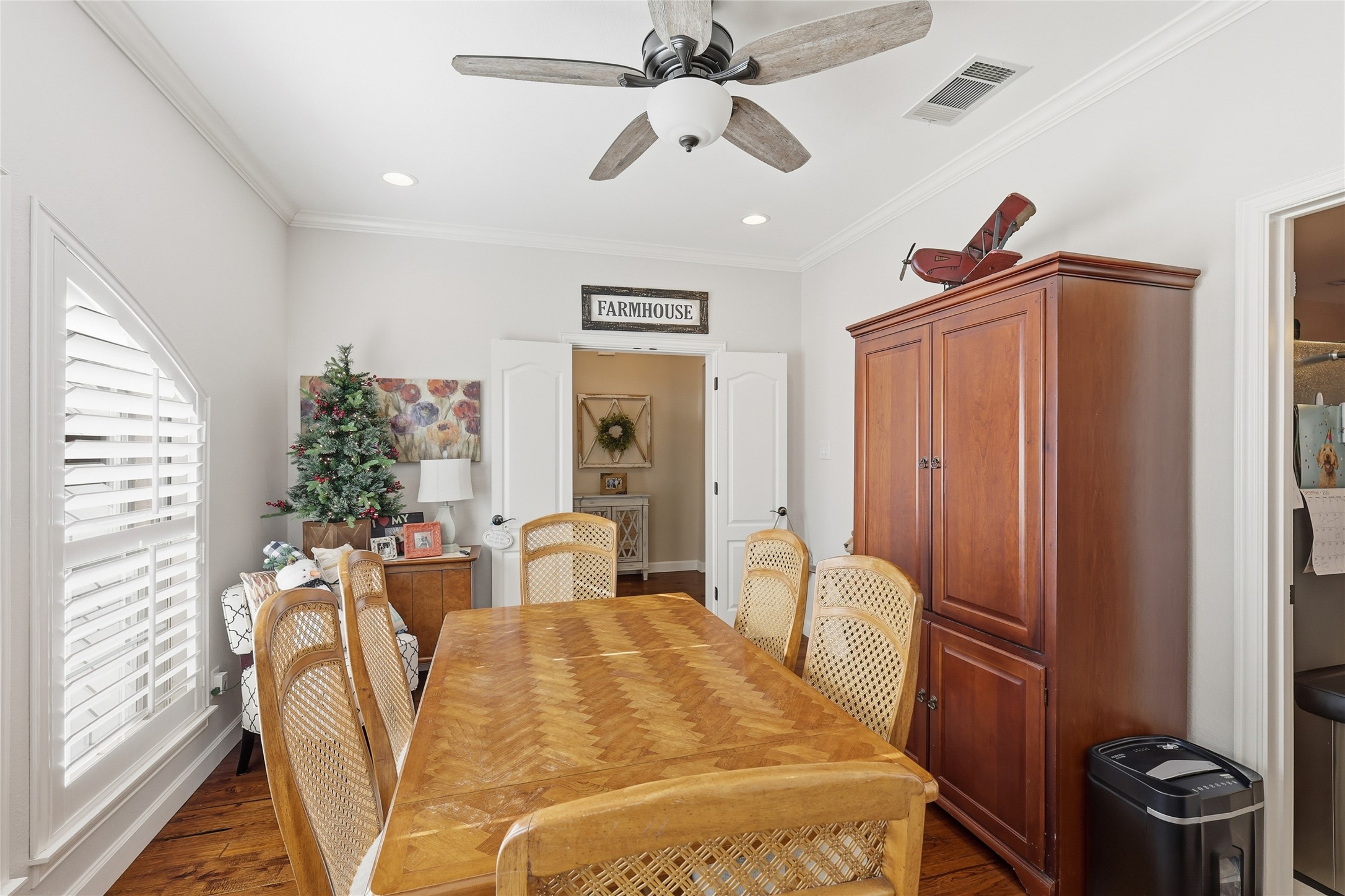 2203 Knoll Ridge Drive