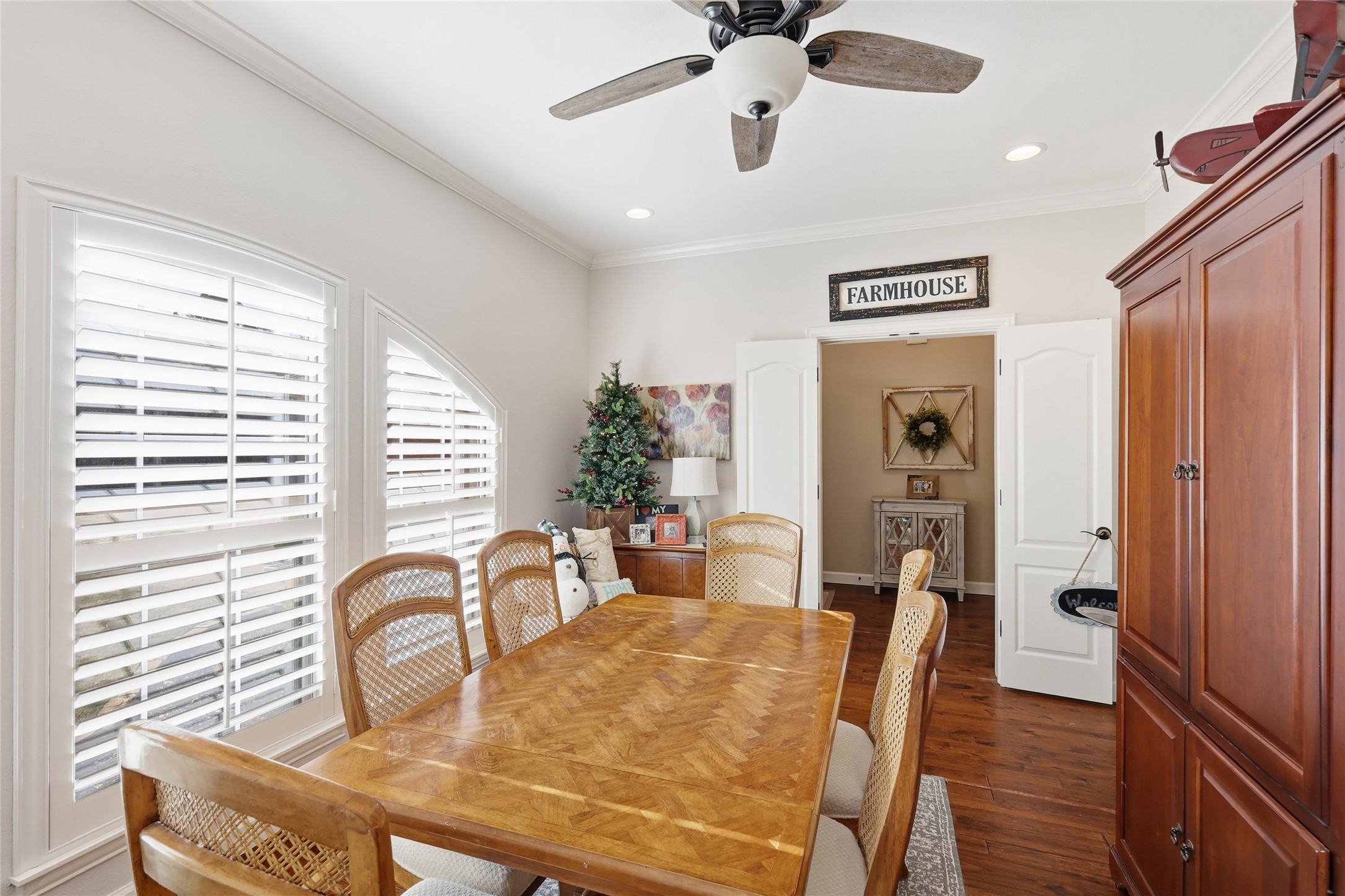 2203 Knoll Ridge Drive