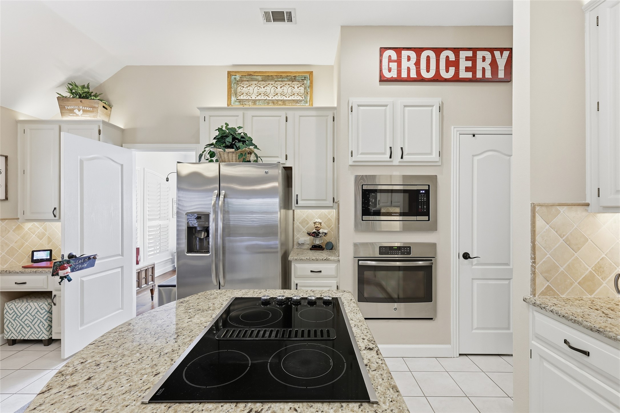 2203 Knoll Ridge Drive