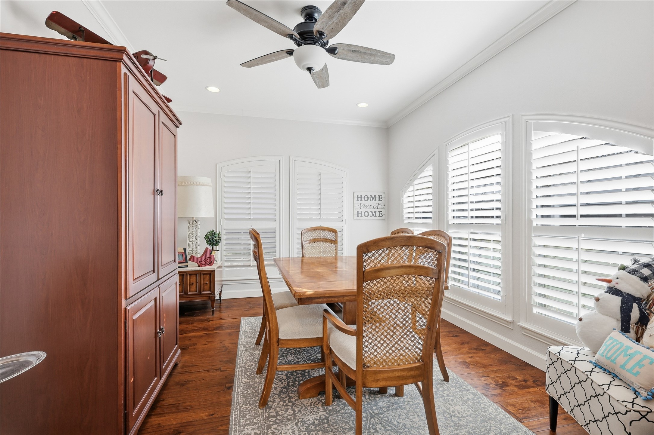 2203 Knoll Ridge Drive