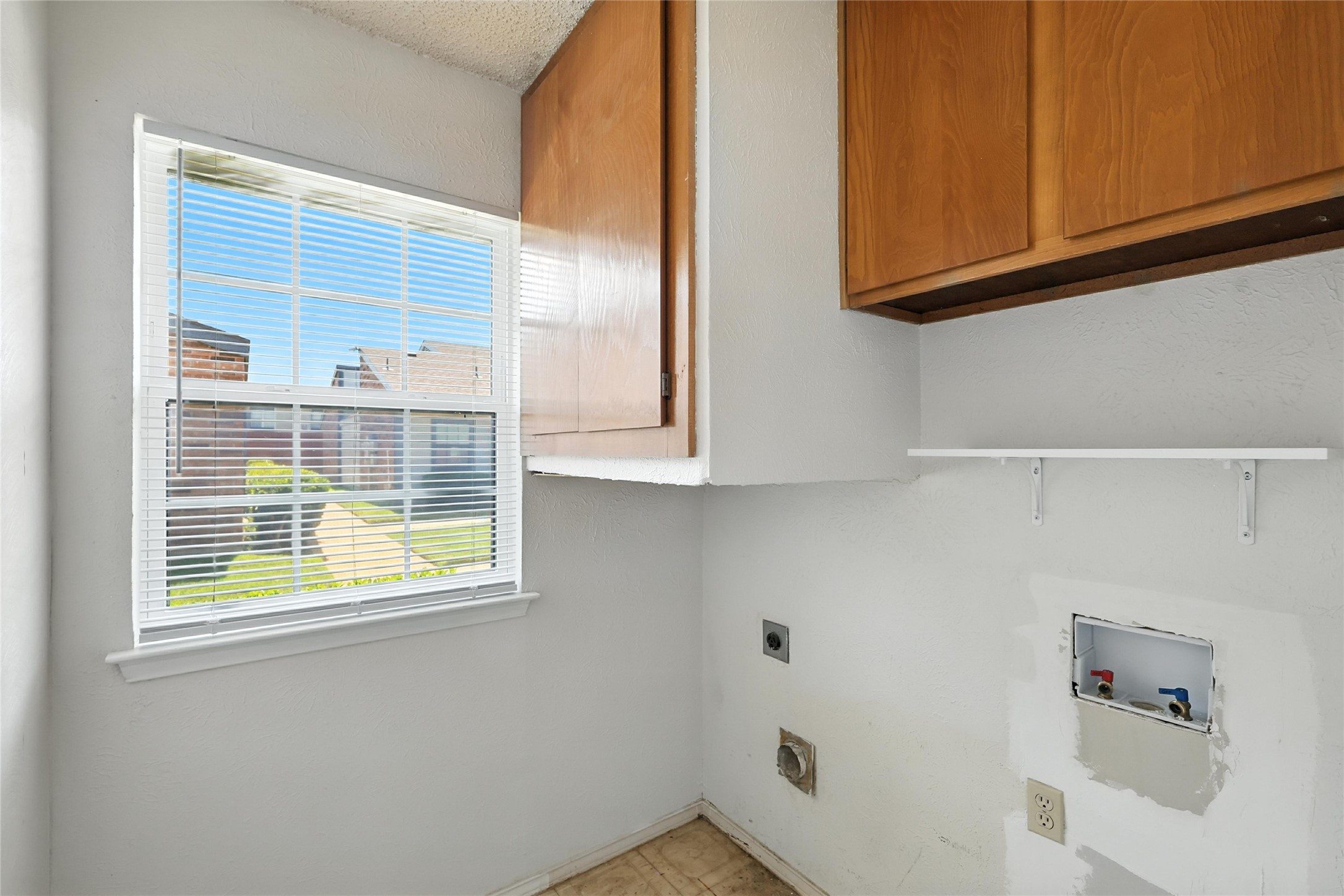 640 Bellaire Drive B