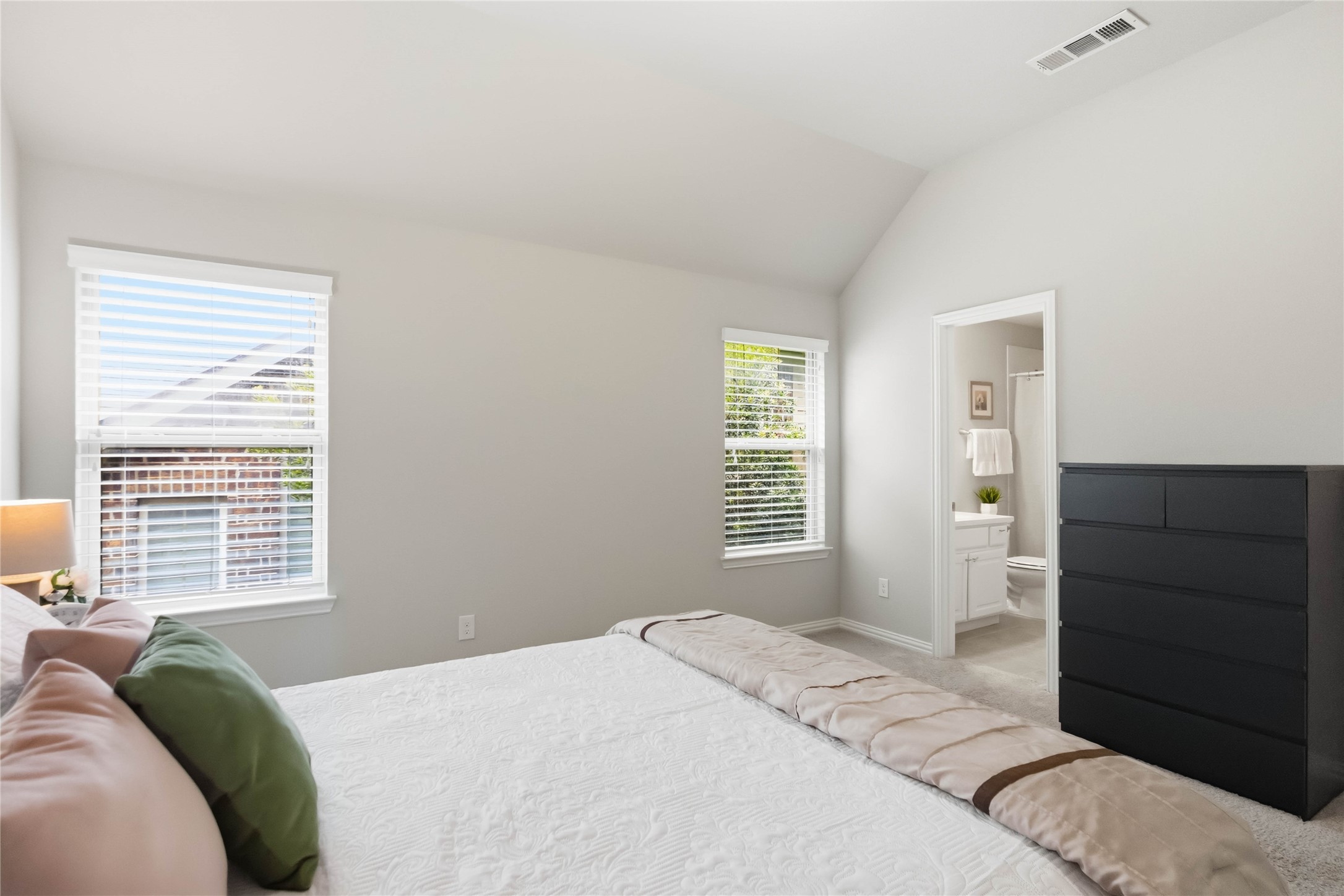 1121 Montgomery Way