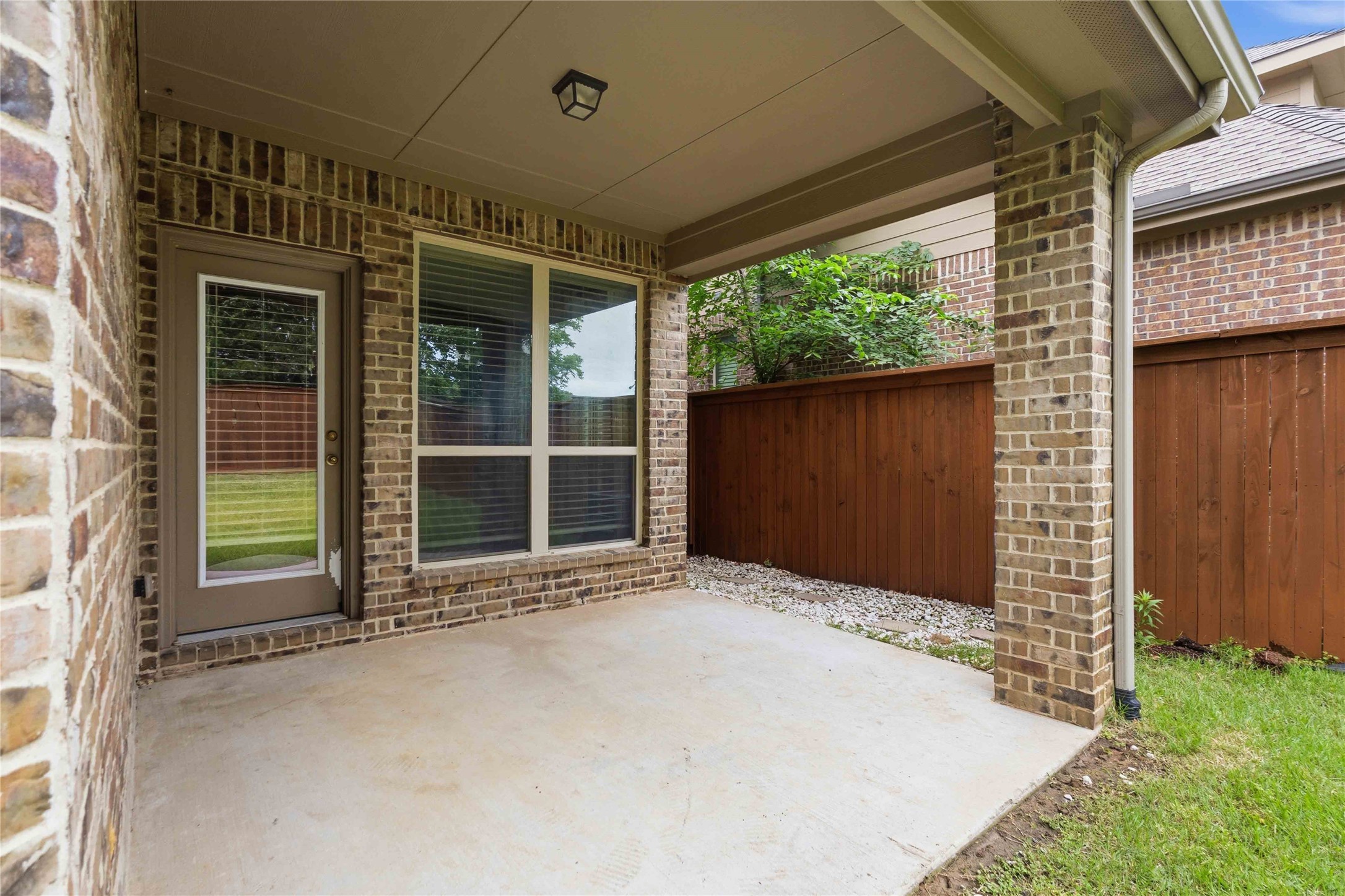 1121 Montgomery Way