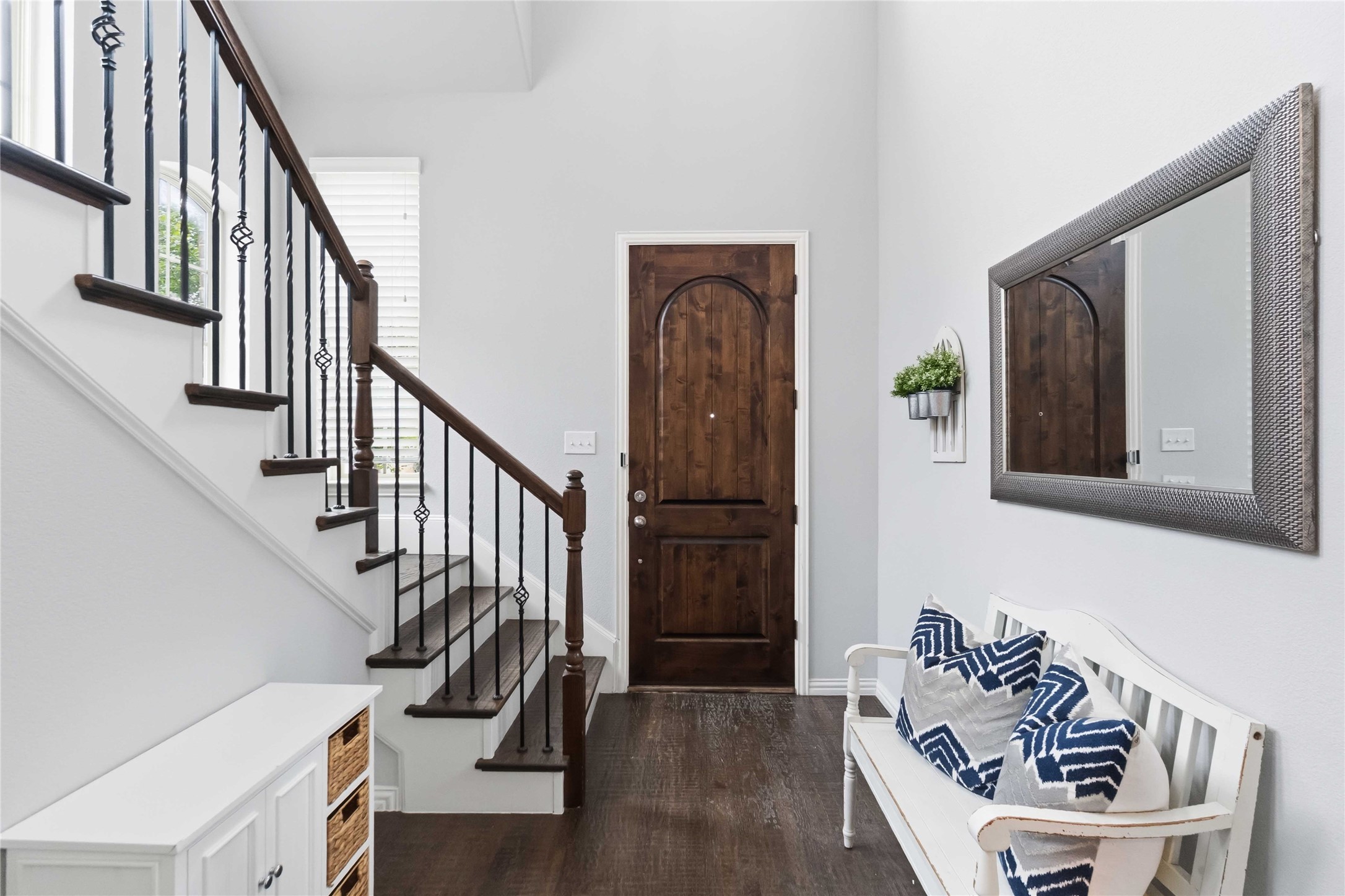 1121 Montgomery Way