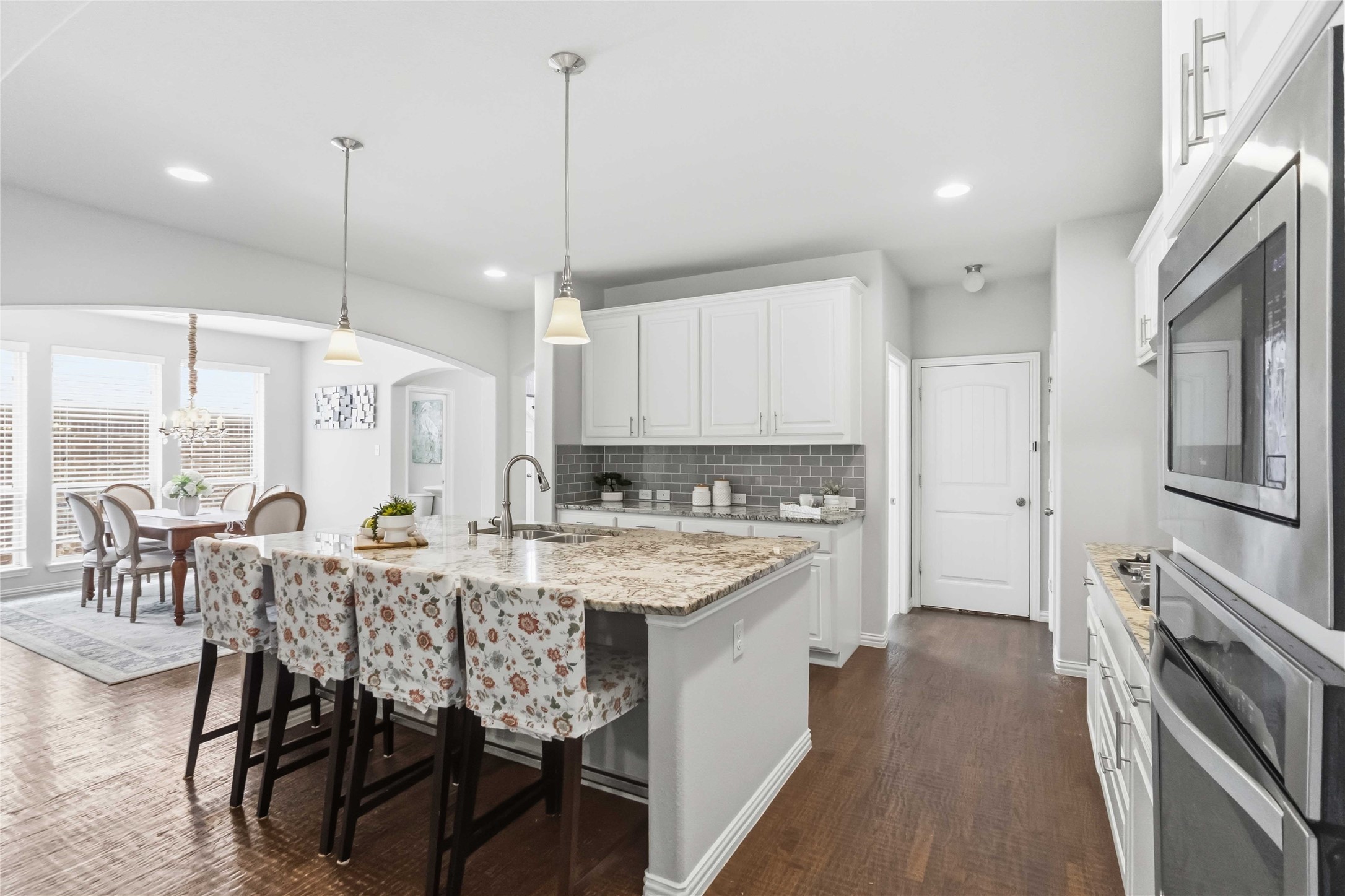 1121 Montgomery Way