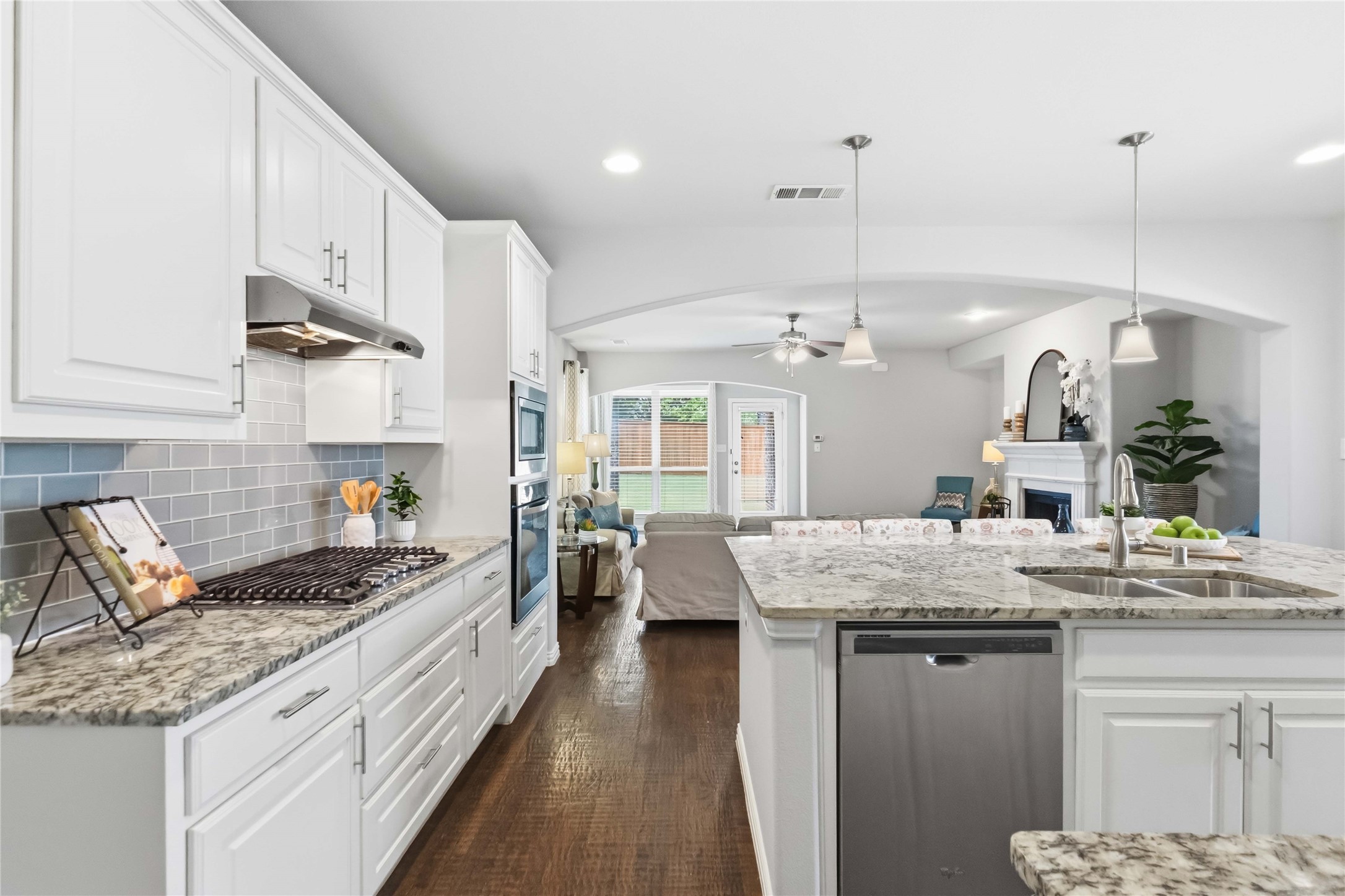 1121 Montgomery Way