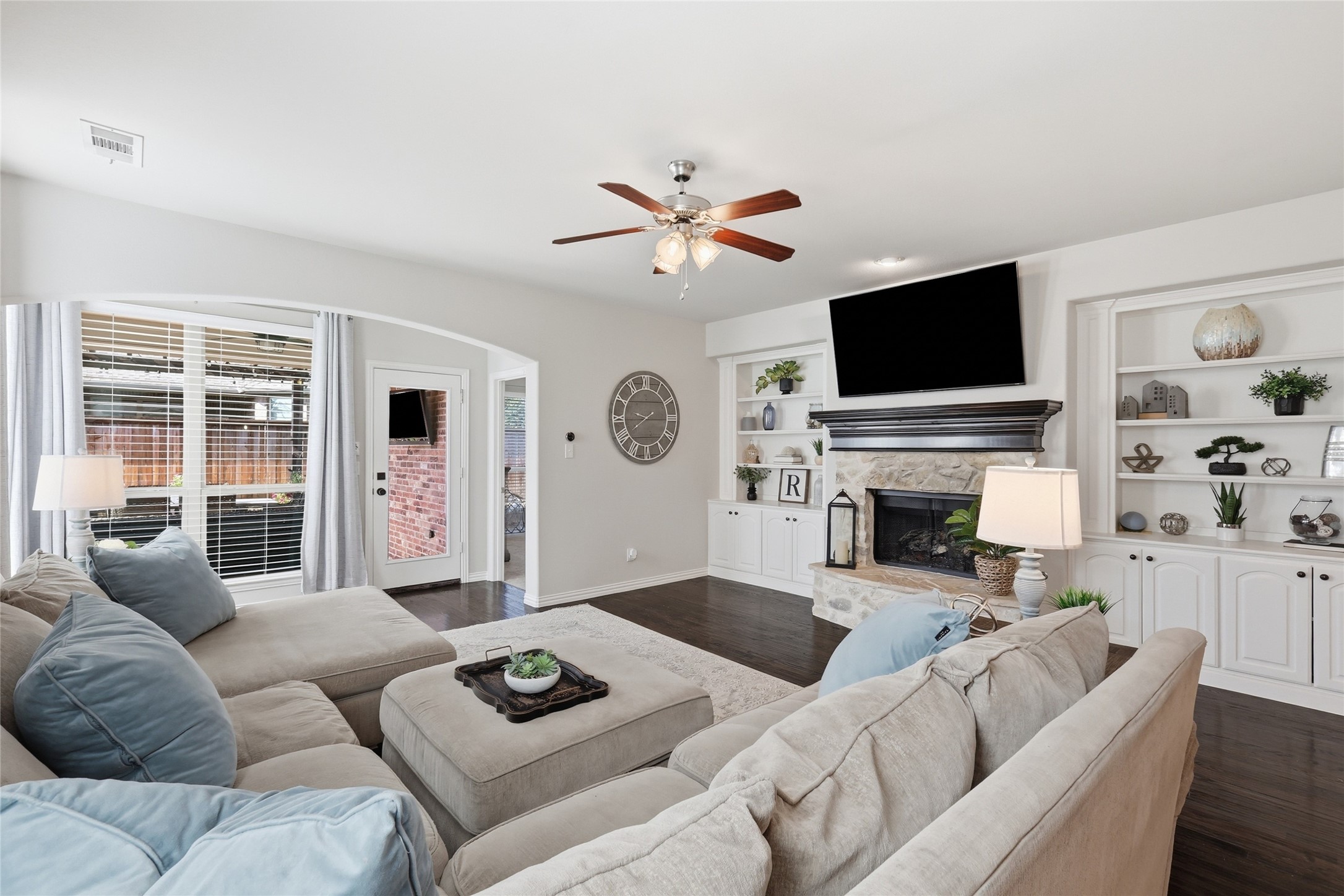 1120 Montgomery Way