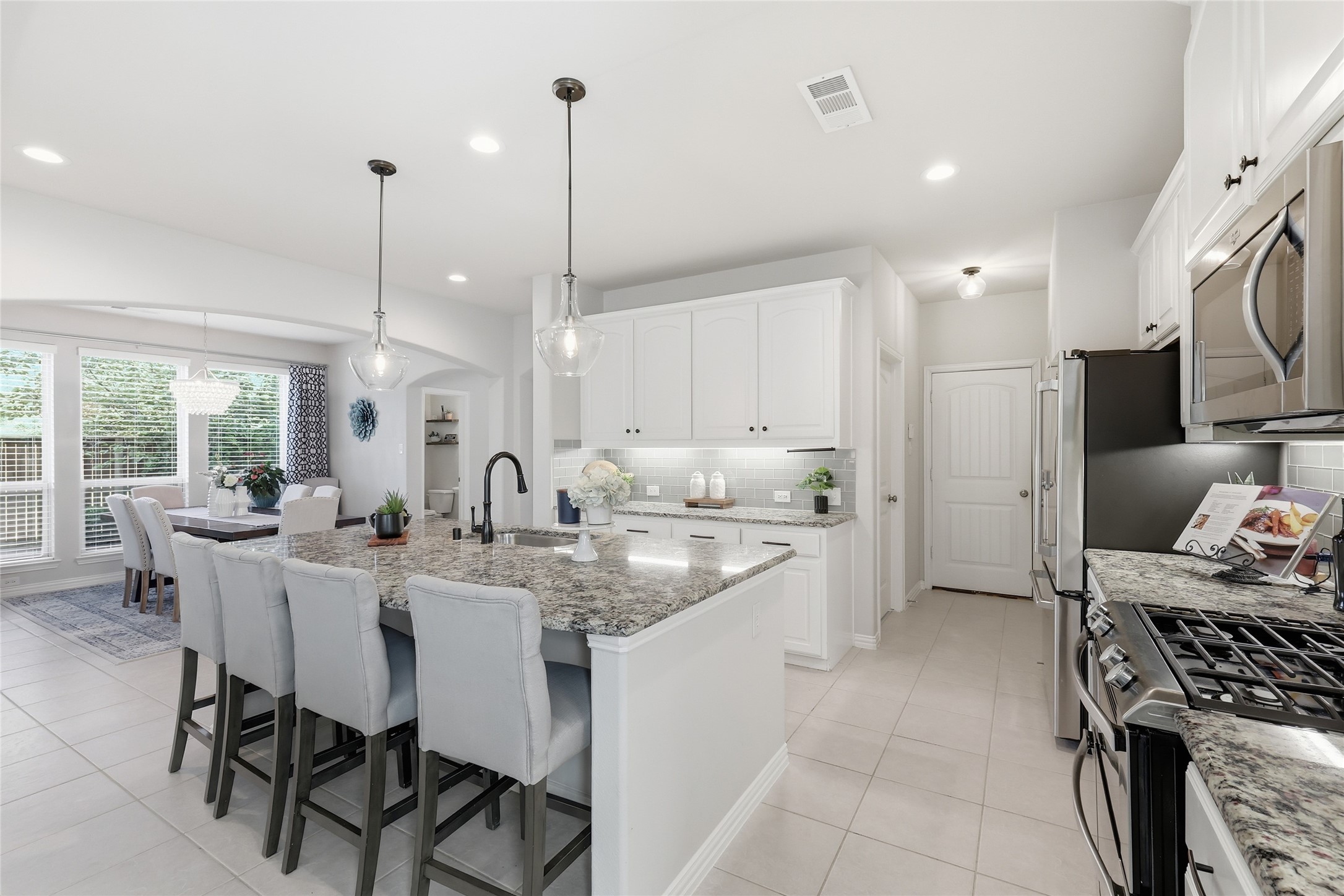 1120 Montgomery Way