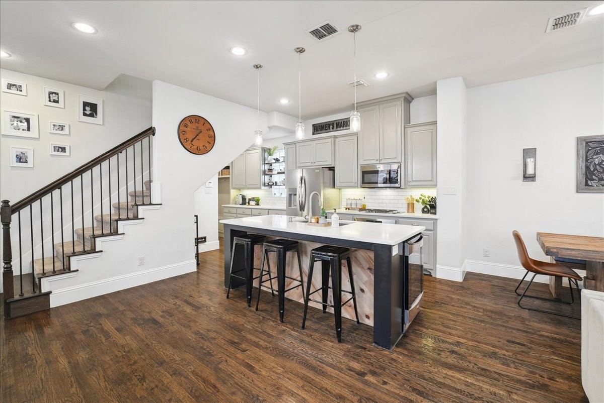 462 Loma Alta Drive