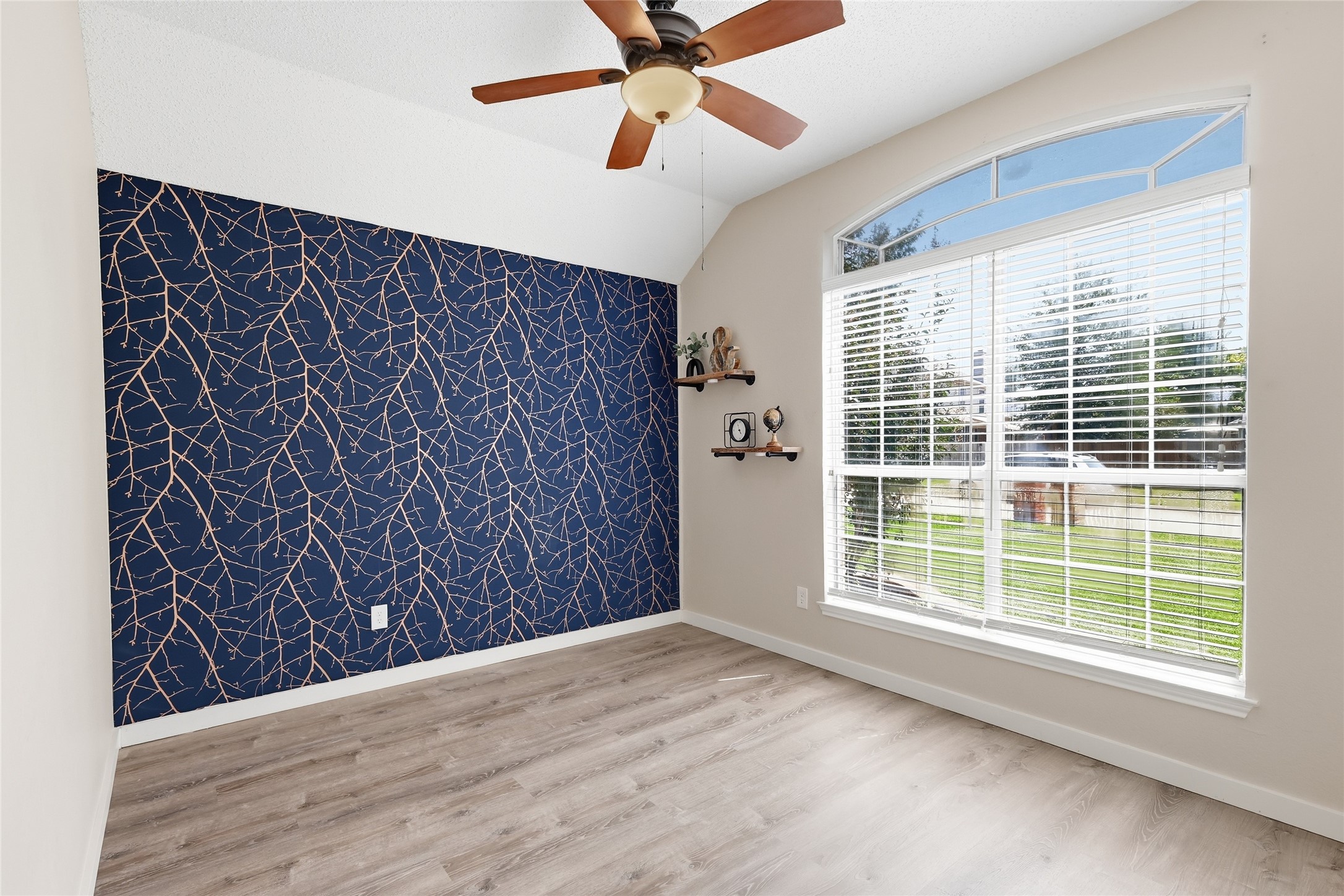 2313 Whitman Lane