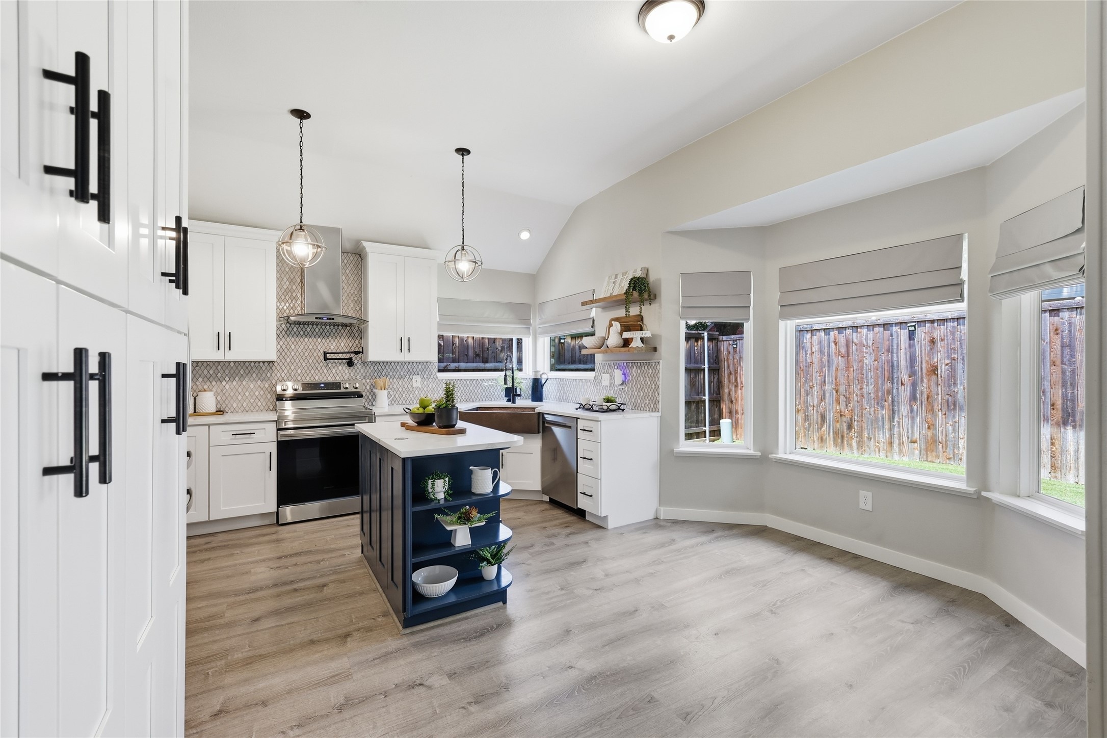 2313 Whitman Lane