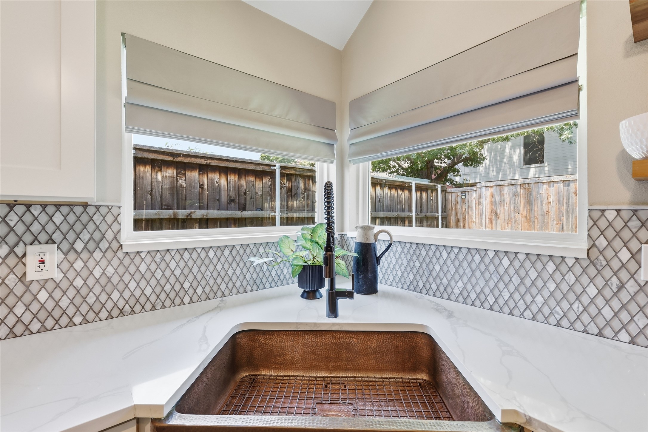 2313 Whitman Lane