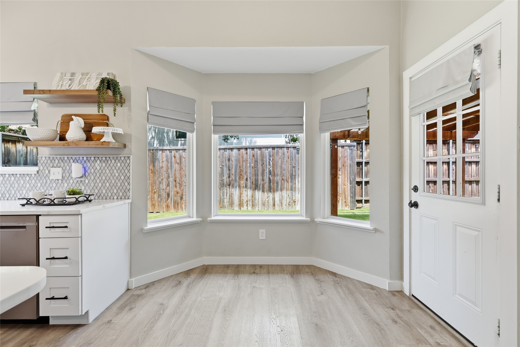 2313 Whitman Lane