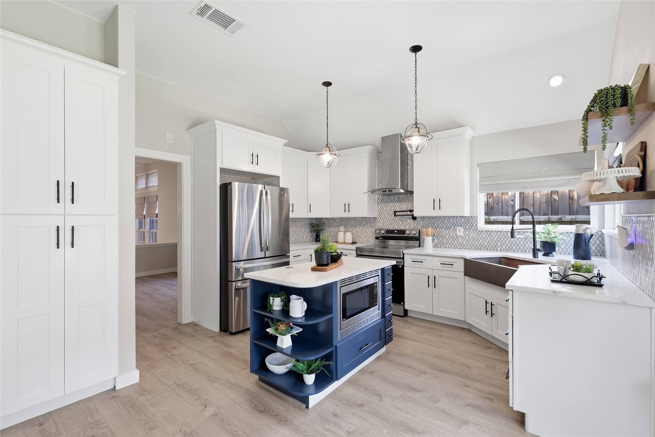 2313 Whitman Lane