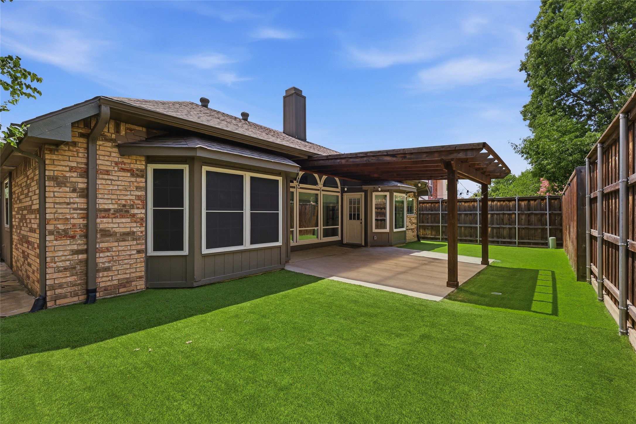 2313 Whitman Lane